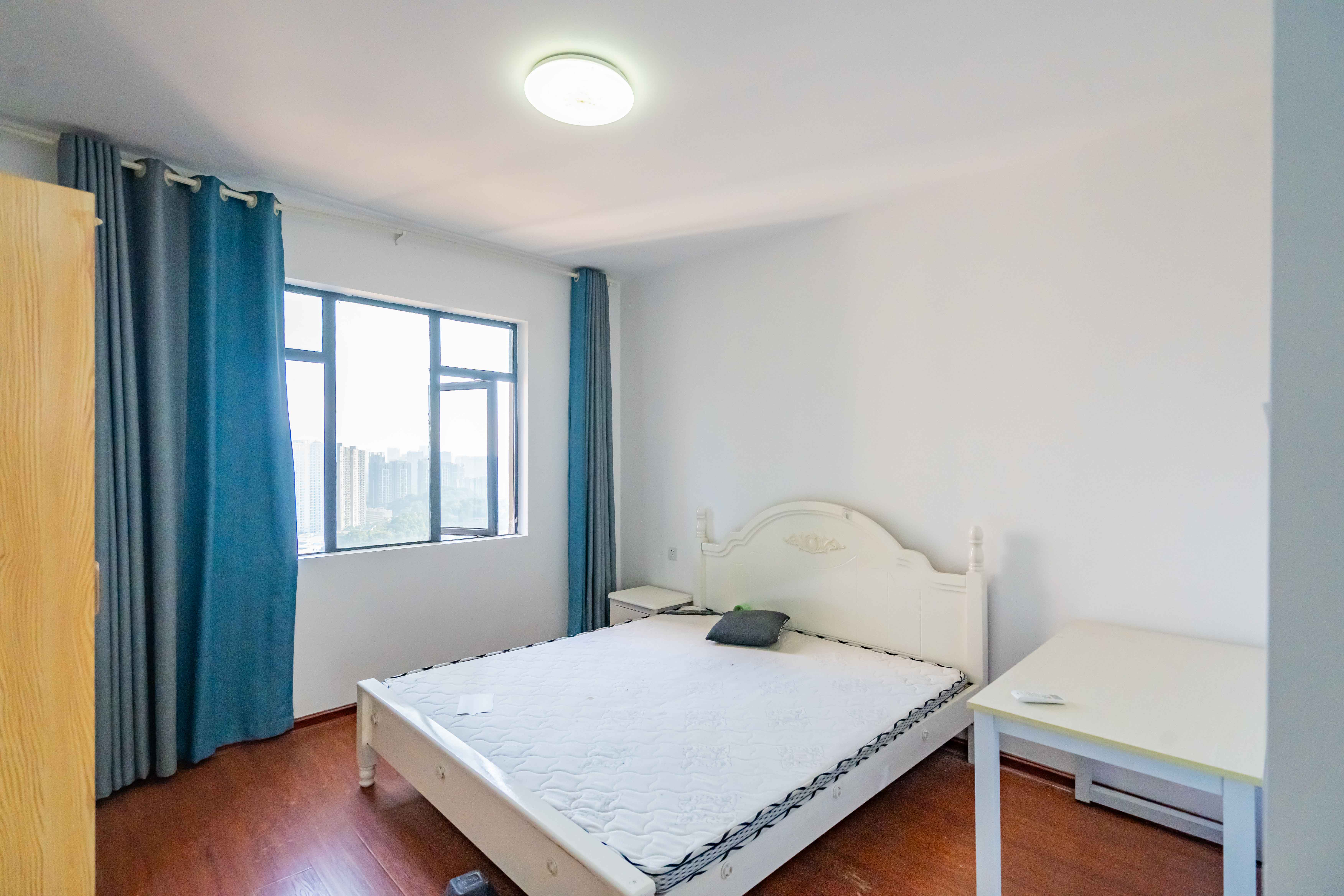 悦湖山 4室2厅2卫 100.0万 悦湖山 4室2厅2卫 100.0万卧室