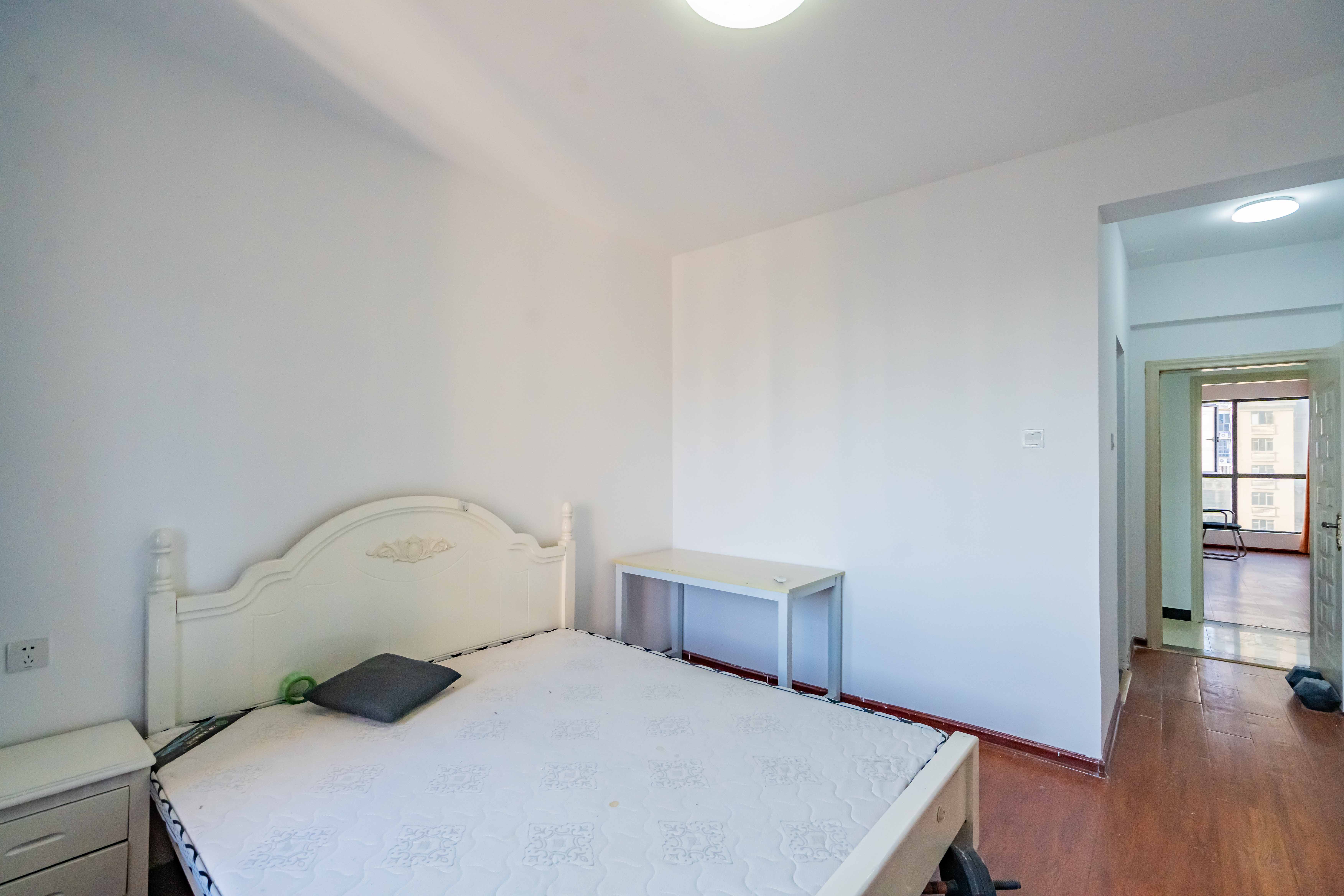 悦湖山 4室2厅2卫 100.0万 悦湖山 4室2厅2卫 100.0万卧室