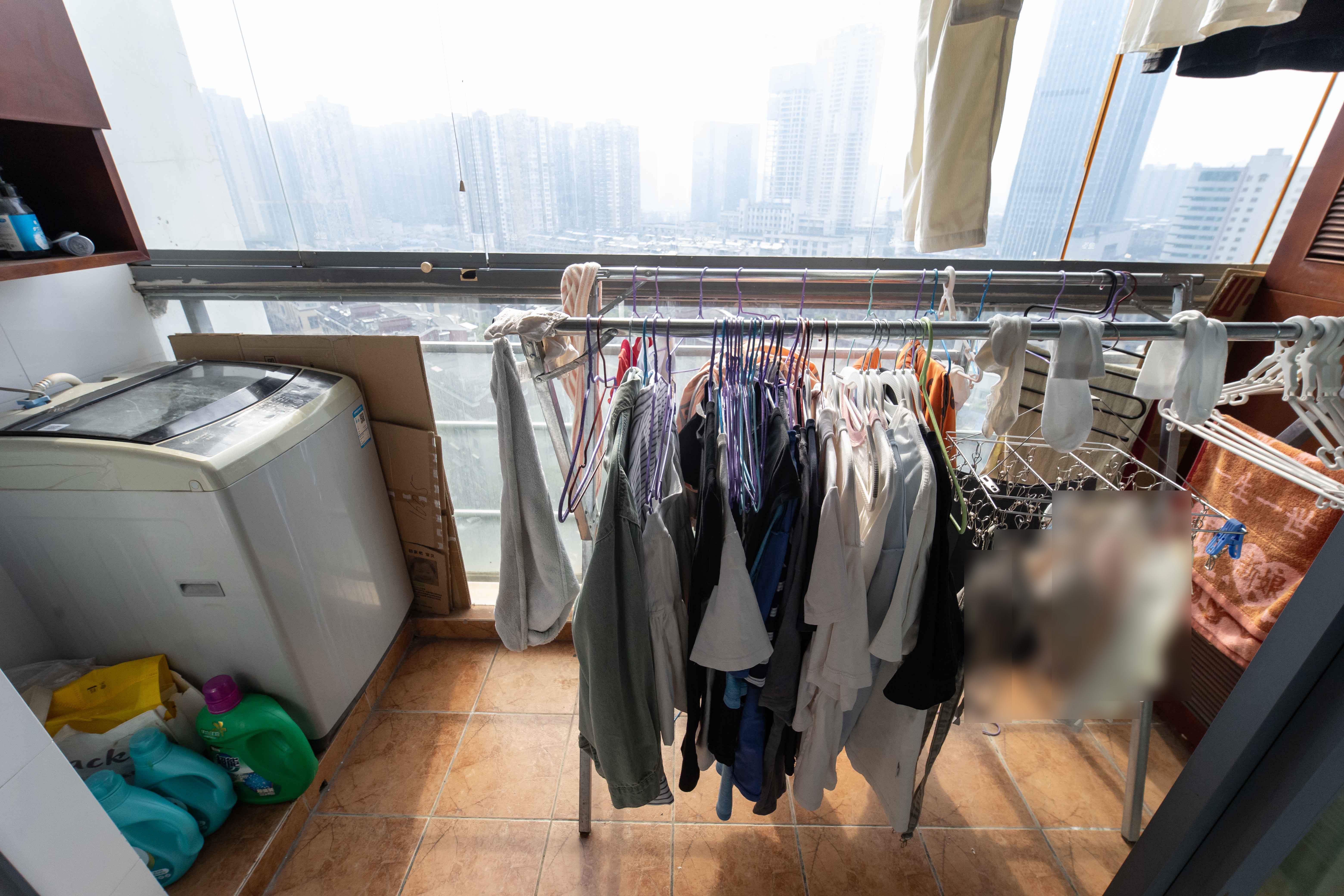 银港水晶城  2室2厅1卫   75.80万阳台