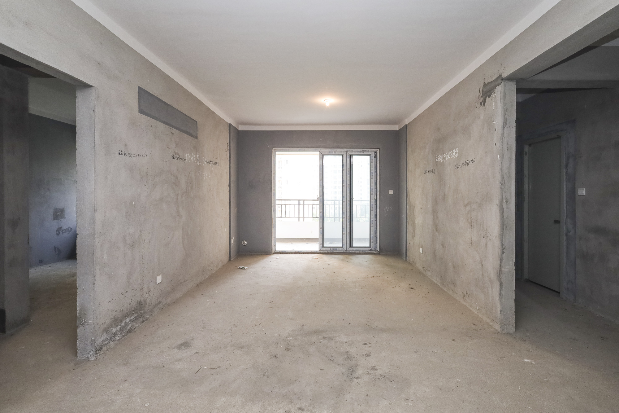 钱隆世家  3室2厅2卫    89.0万客厅