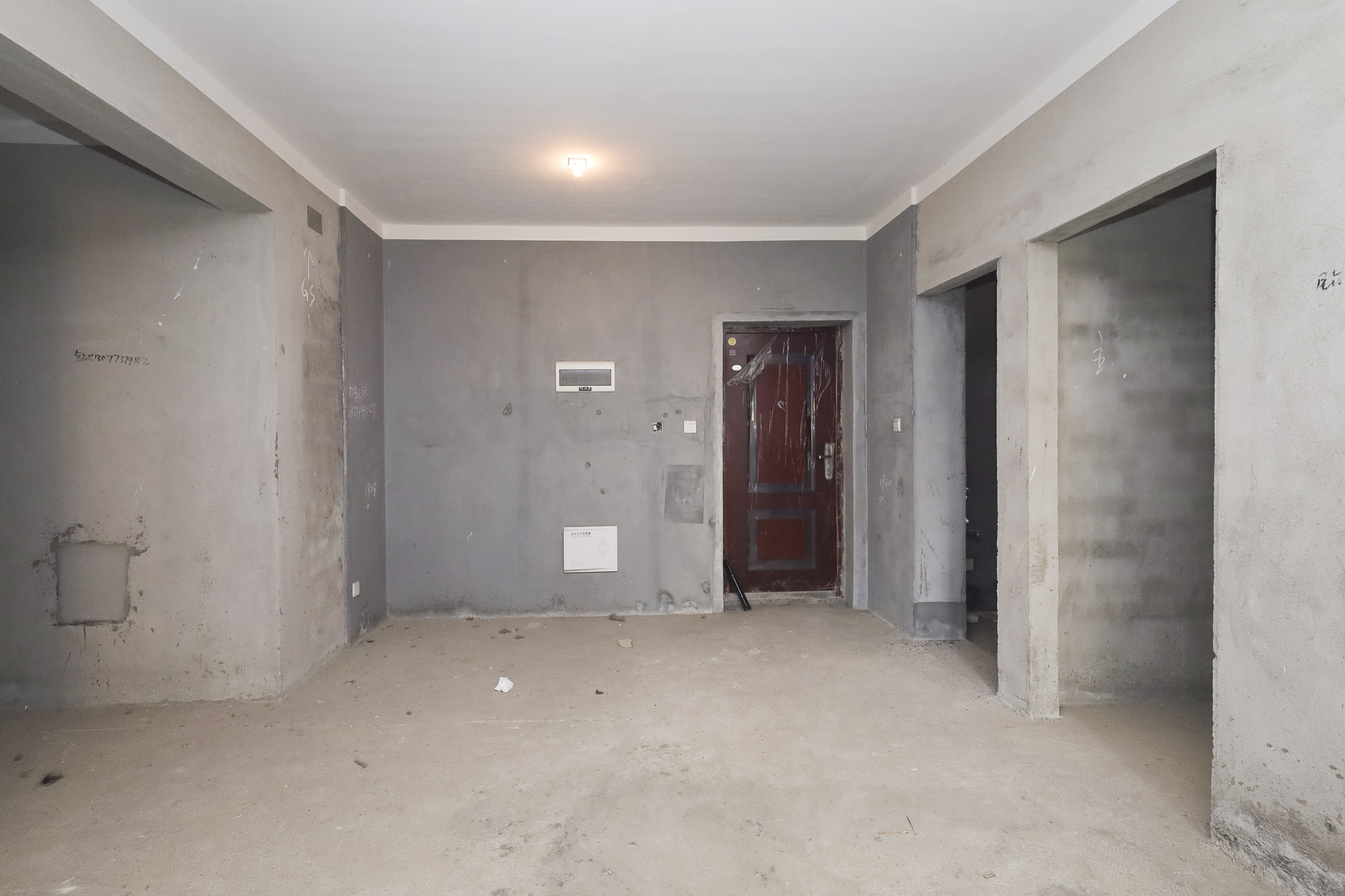 钱隆世家  3室2厅2卫    89.0万客厅