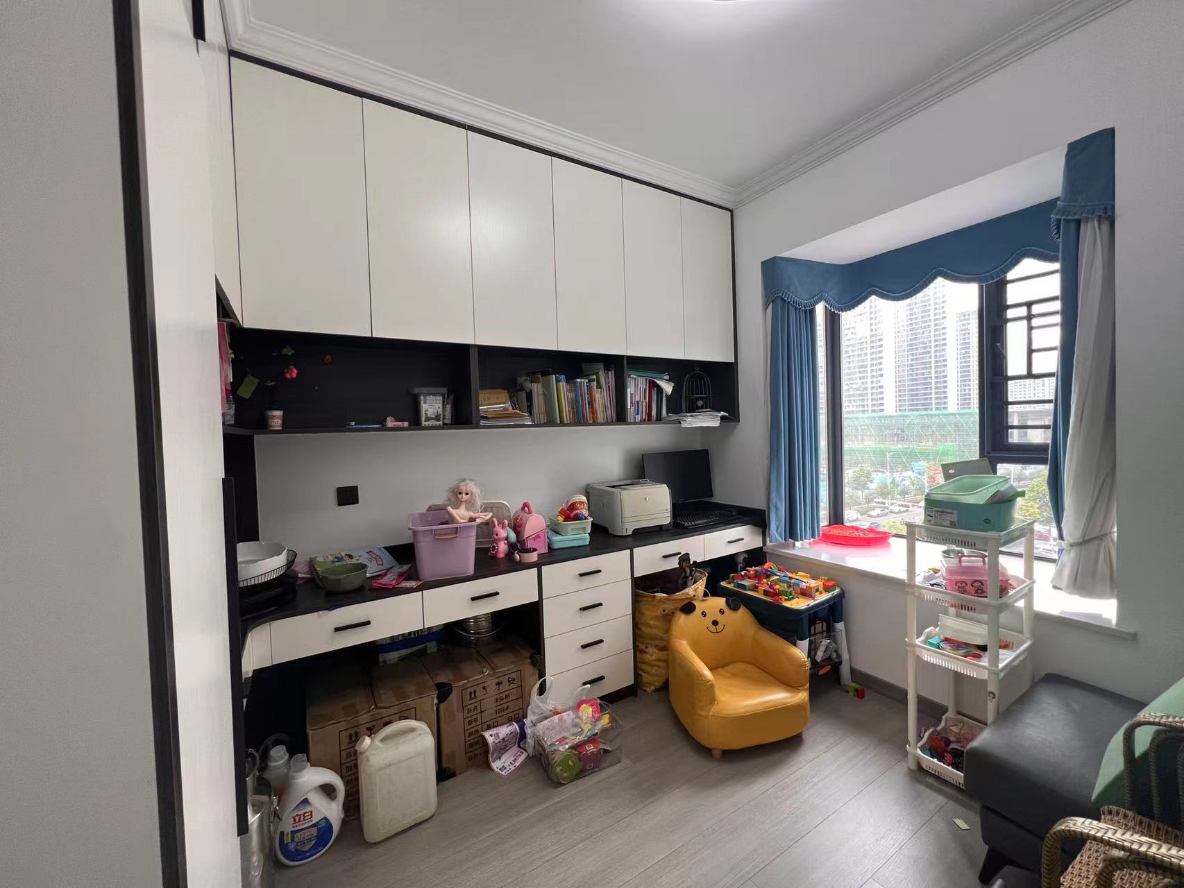 中建江湾壹号 4室2厅2卫 95.0万 中建江湾壹号 4室2厅2卫 95.0万室内图