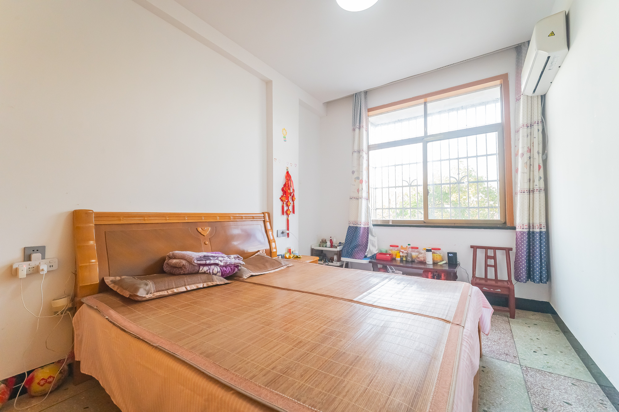 松雅安置小区 2室2厅1卫 42.3万 松雅安置小区 2室2厅1卫 42.3万卧室