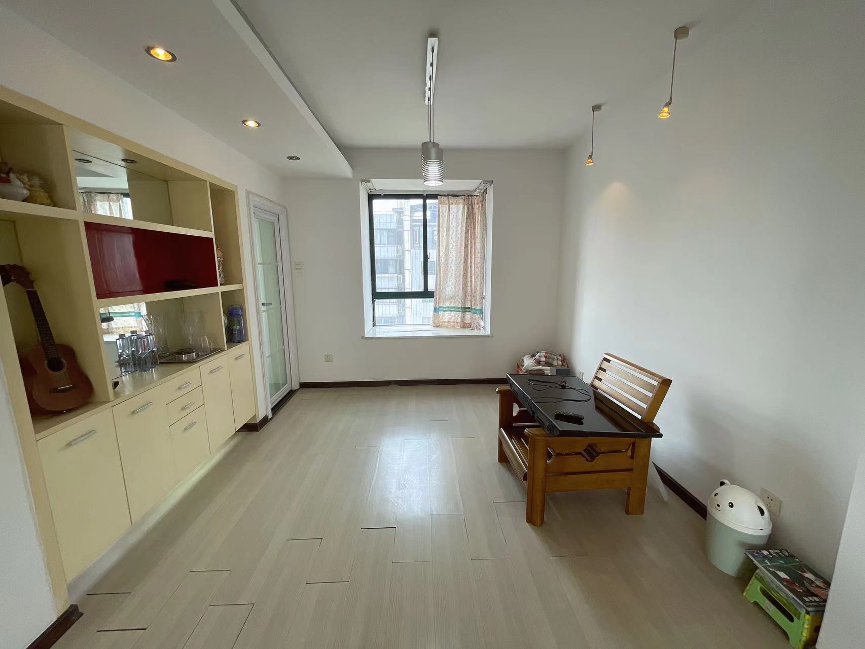 亲亲家园 3室2厅2卫 68.8万 亲亲家园 3室2厅2卫 68.8万室内图