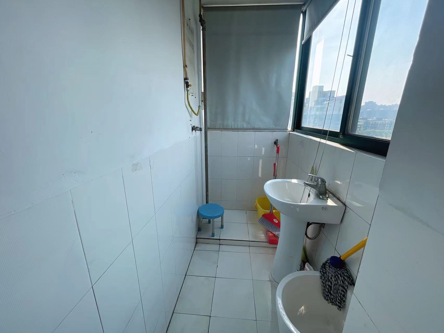 亲亲家园 3室2厅2卫 68.8万 亲亲家园 3室2厅2卫 68.8万室内图