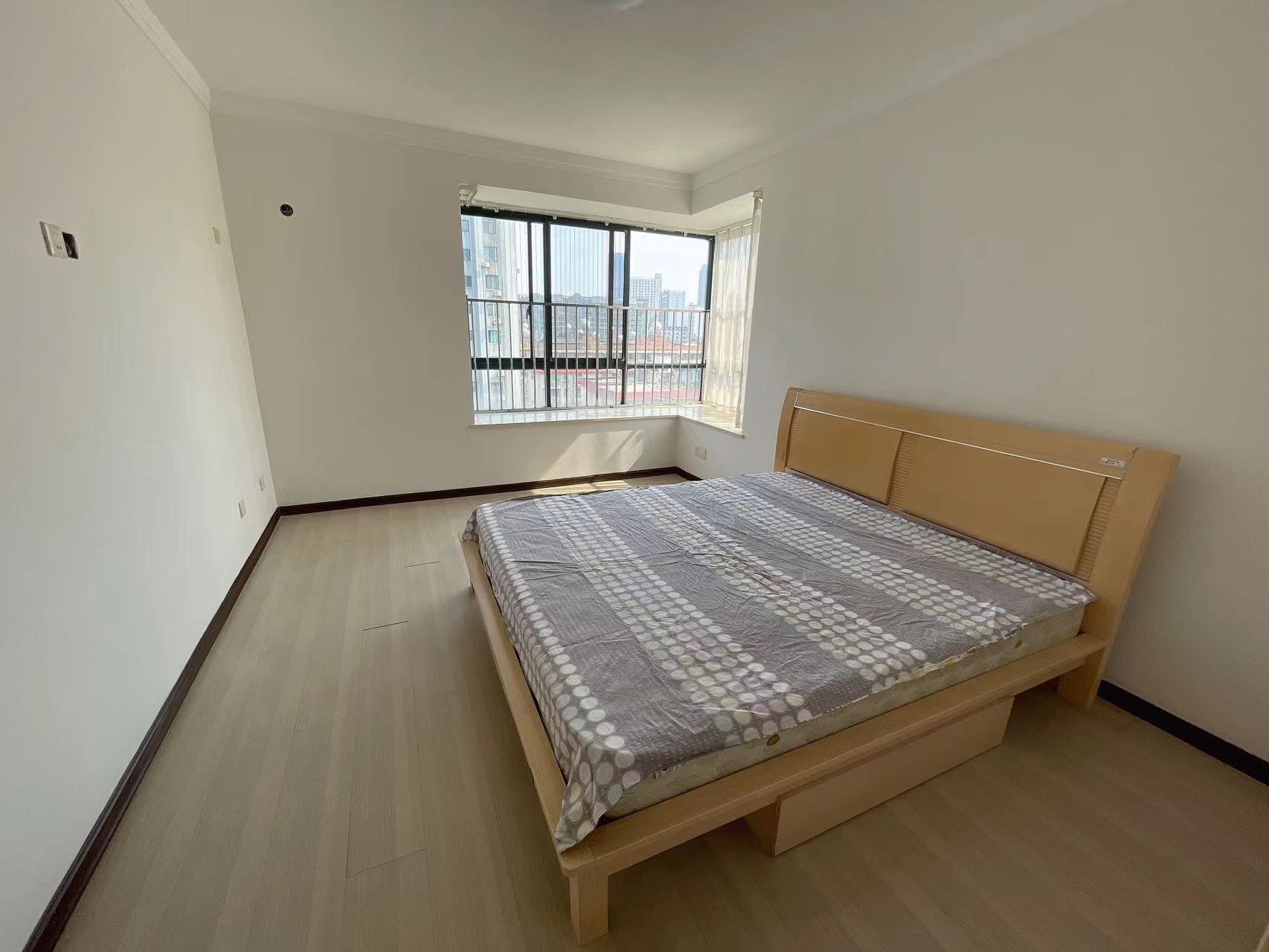 亲亲家园 3室2厅2卫 68.8万 亲亲家园 3室2厅2卫 68.8万室内图