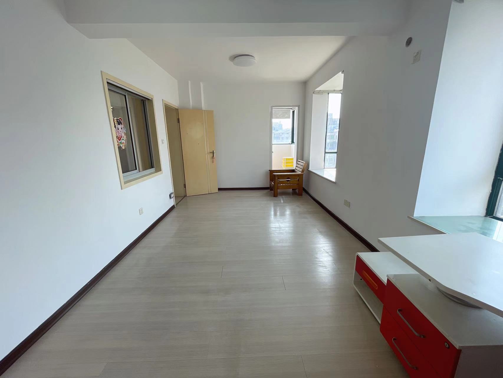 亲亲家园 3室2厅2卫 68.8万 亲亲家园 3室2厅2卫 68.8万室内图