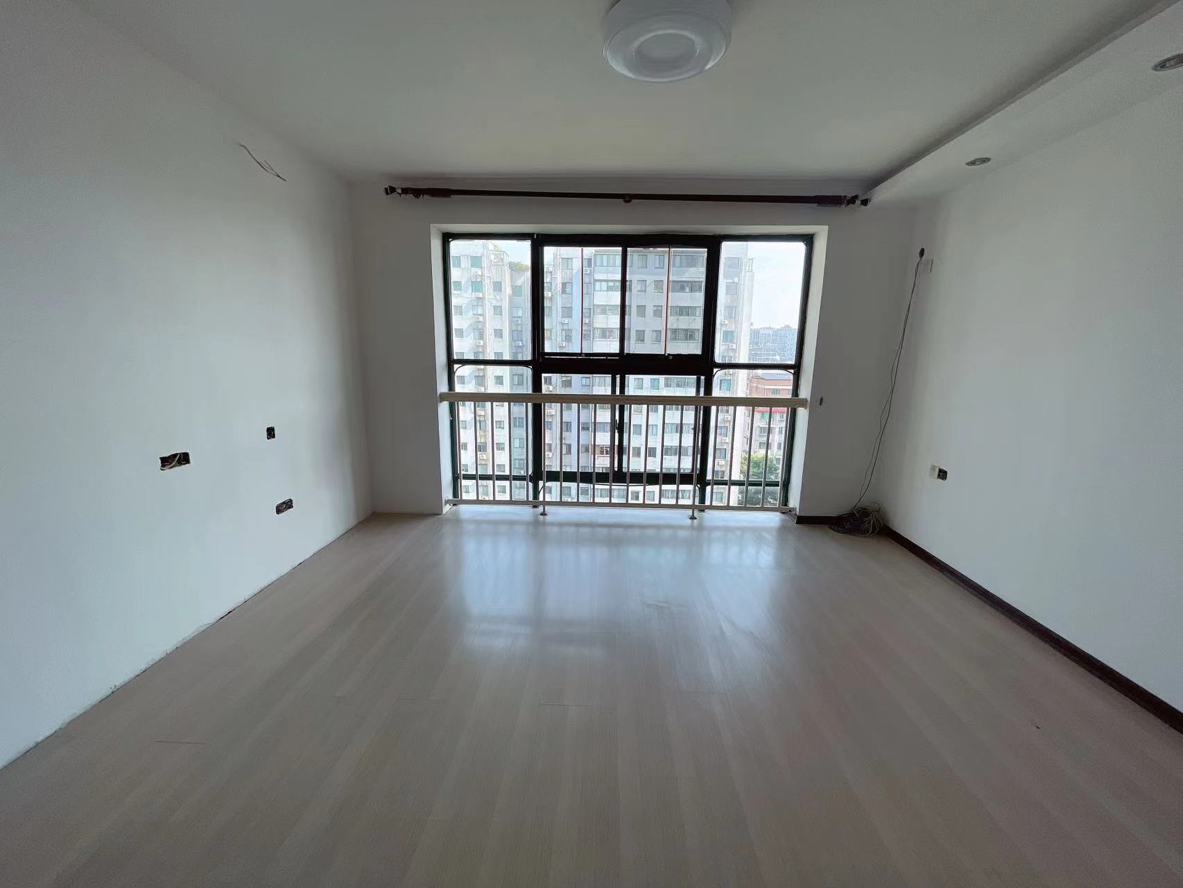 亲亲家园 3室2厅2卫 68.8万 亲亲家园 3室2厅2卫 68.8万室内图