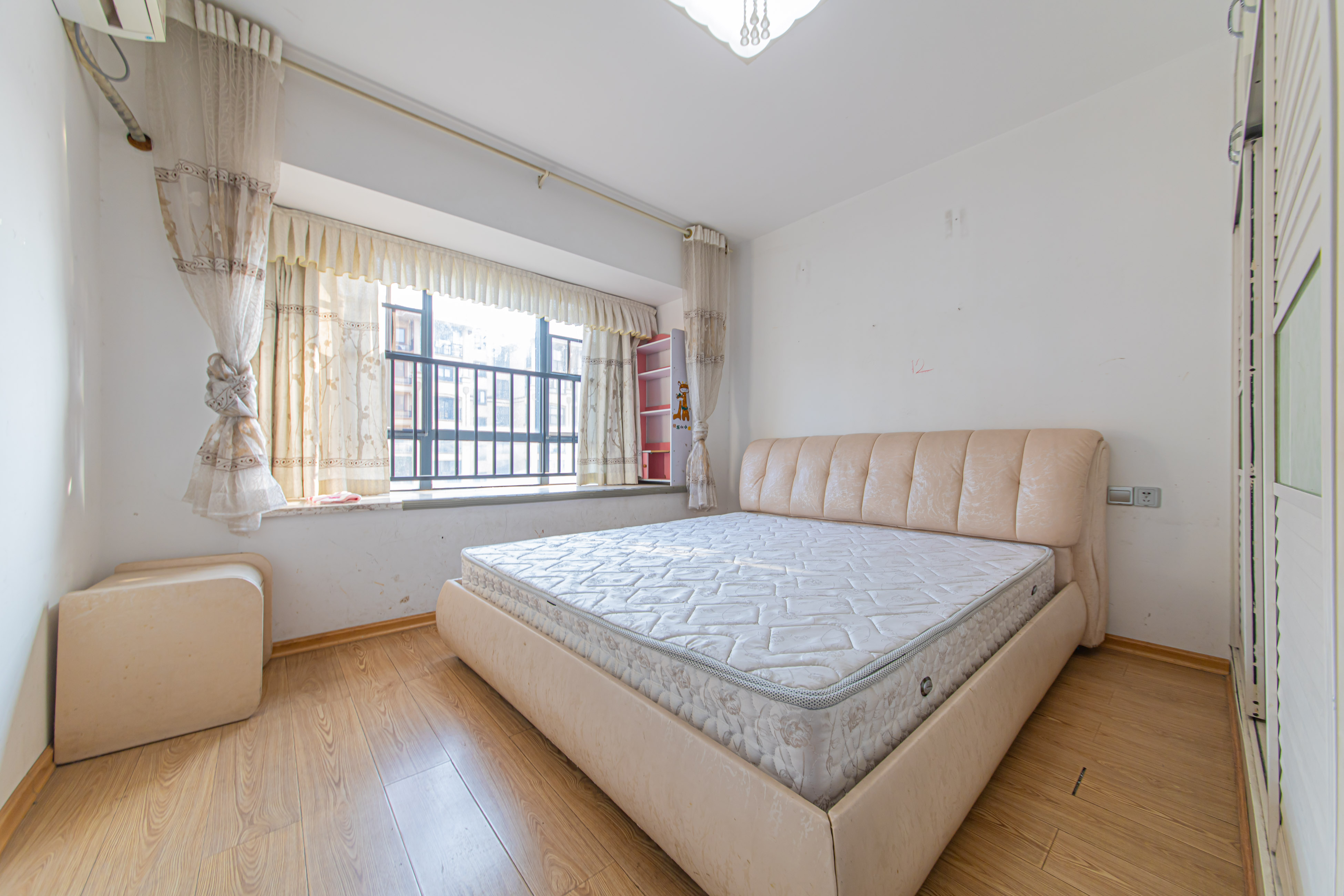 中建芙蓉嘉苑  3室2厅1卫    78.0万卧室