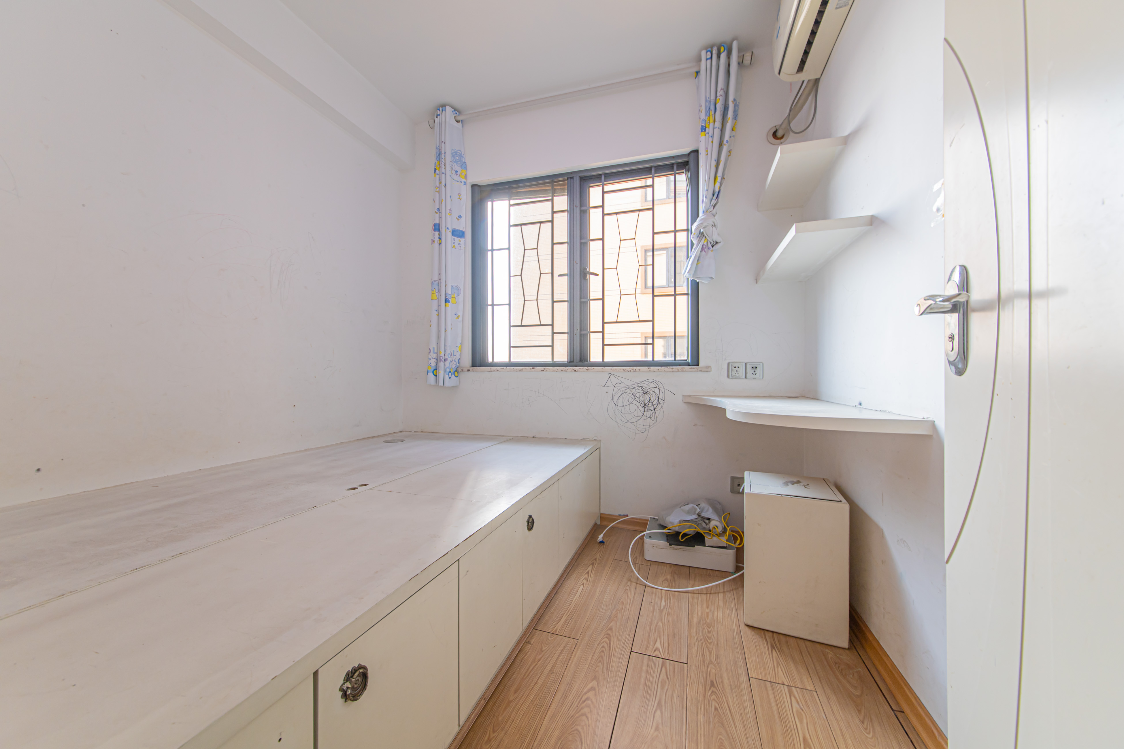 中建芙蓉嘉苑  3室2厅1卫    78.0万卧室