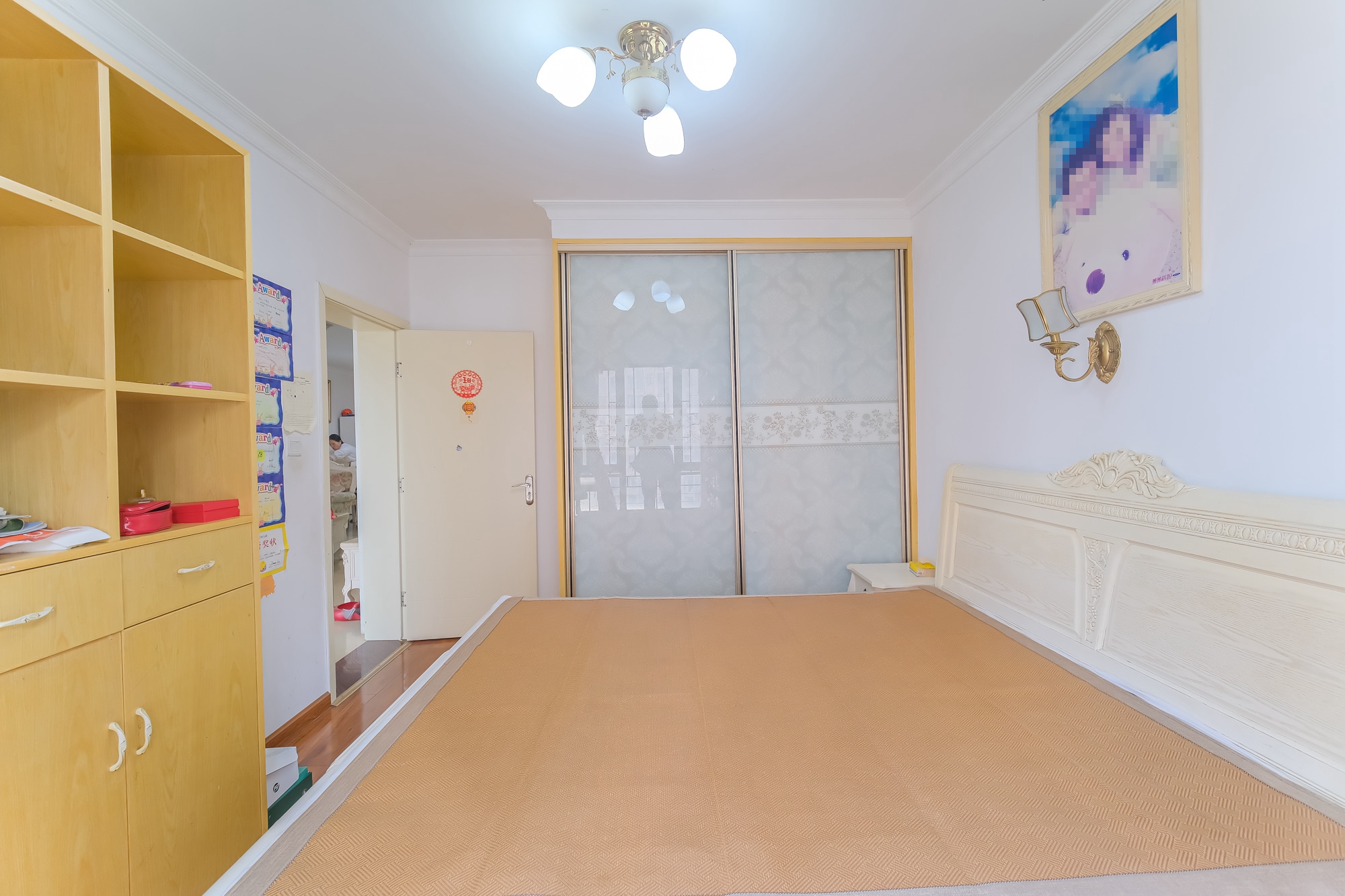 三一街区  2室2厅1卫   63.00万卧室