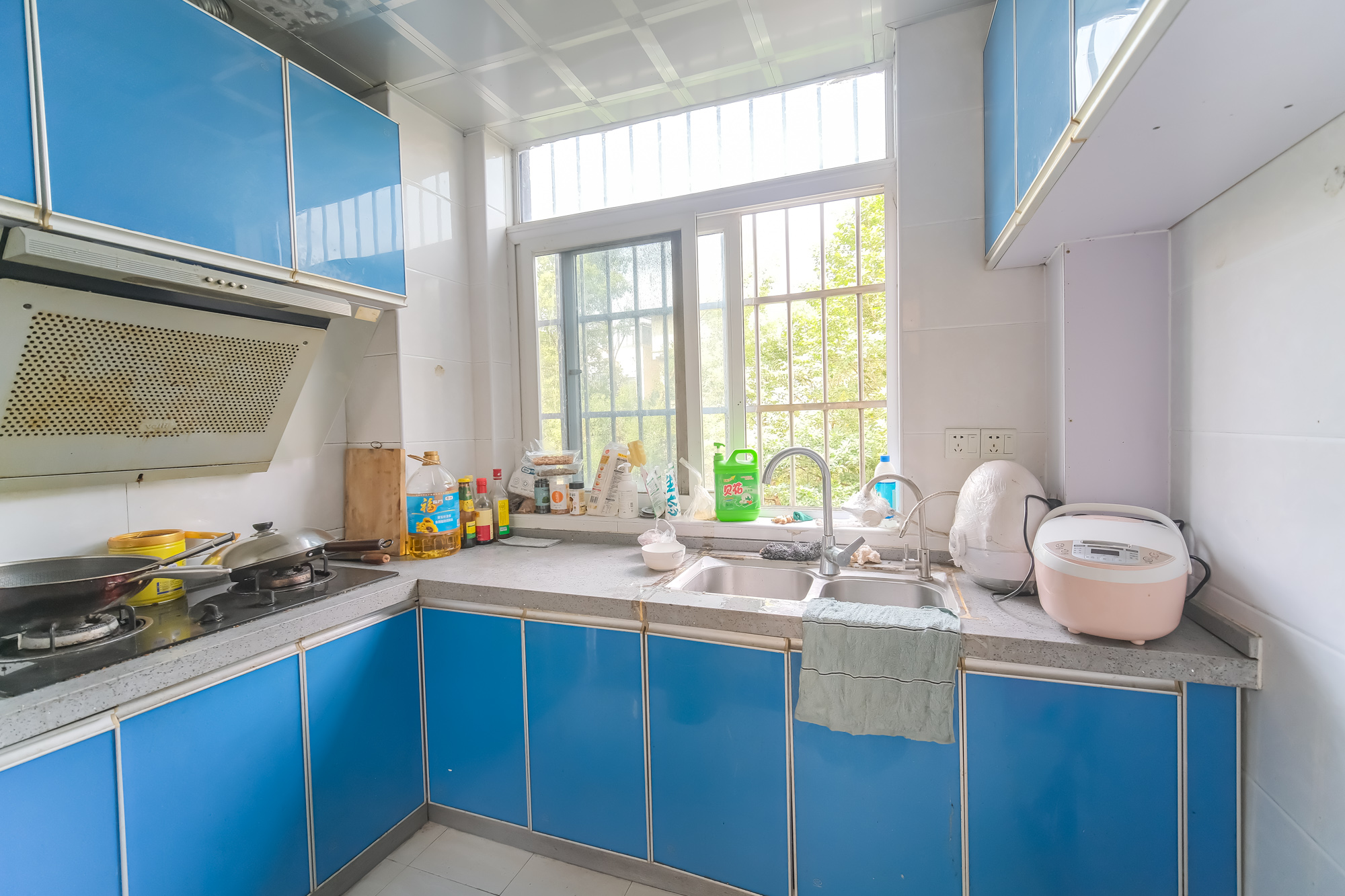 山水湾  3室2厅1卫    66.8万 山水湾  3室2厅1卫    66.8万厨房