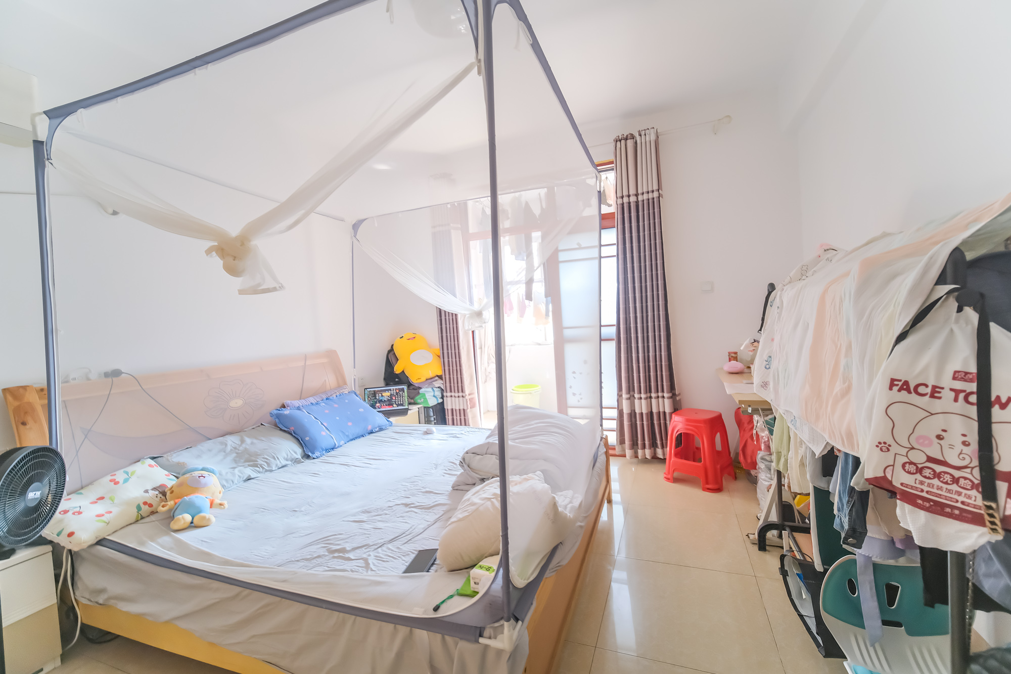 山水湾  3室2厅1卫    66.8万 山水湾  3室2厅1卫    66.8万卧室