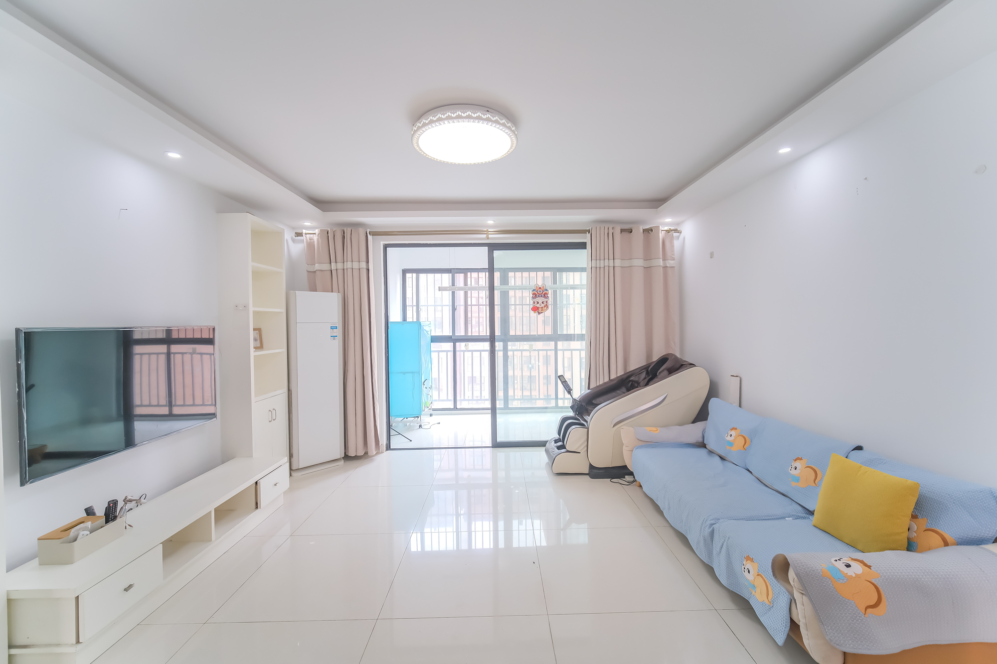 三一街区 3室2厅2卫 79.8万 三一街区 3室2厅2卫 79.8万客厅