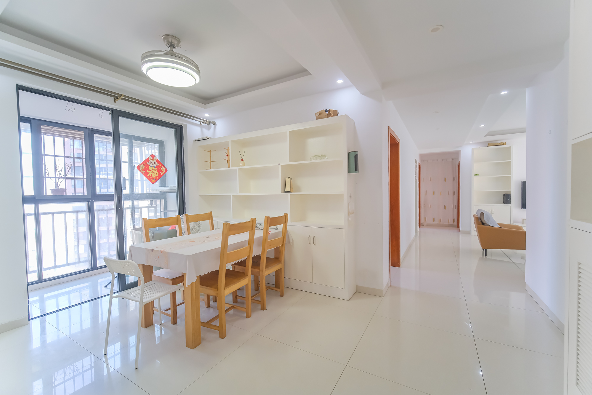 三一街区 3室2厅2卫 79.8万 三一街区 3室2厅2卫 79.8万客厅