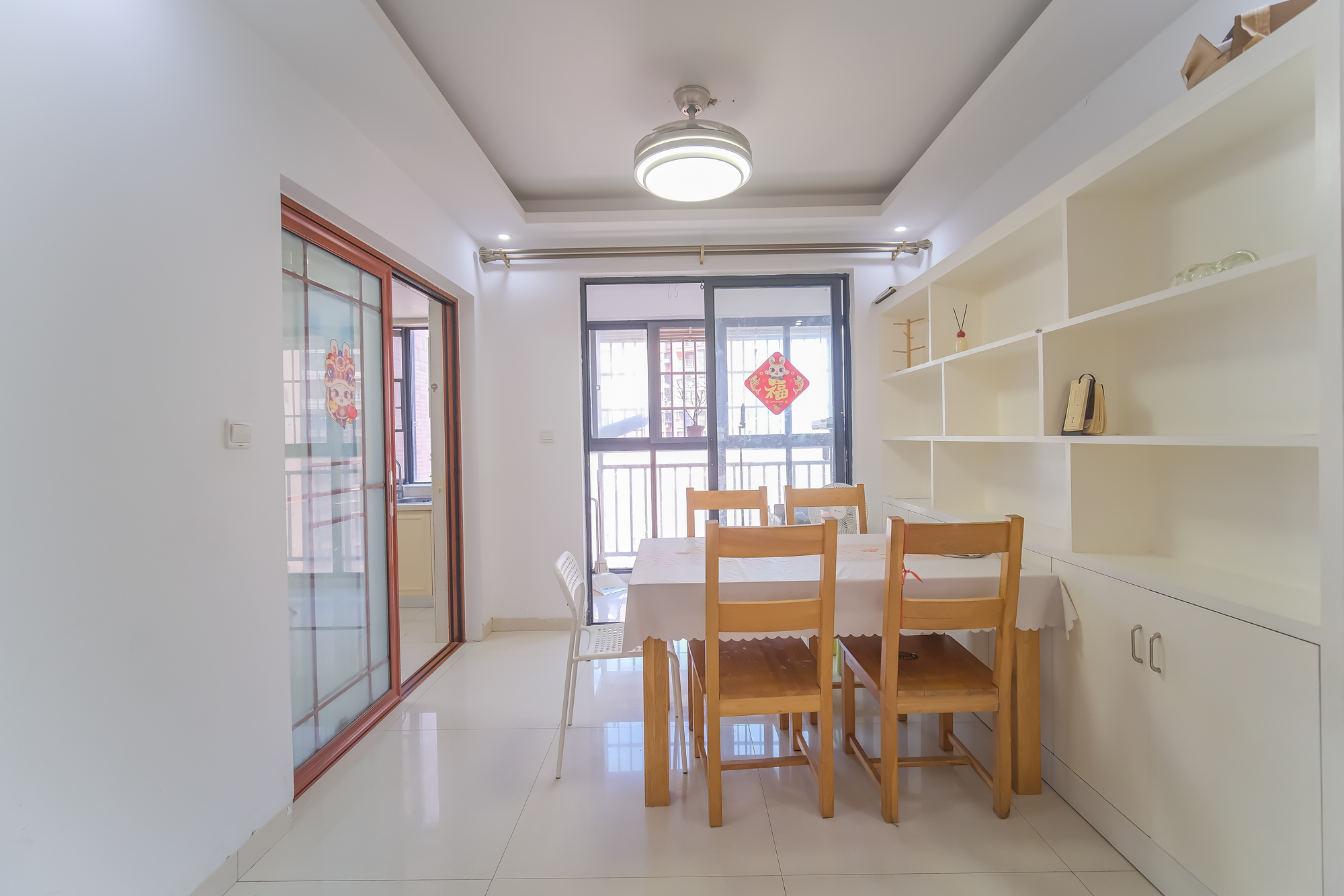 三一街区 3室2厅2卫 79.8万 三一街区 3室2厅2卫 79.8万客厅