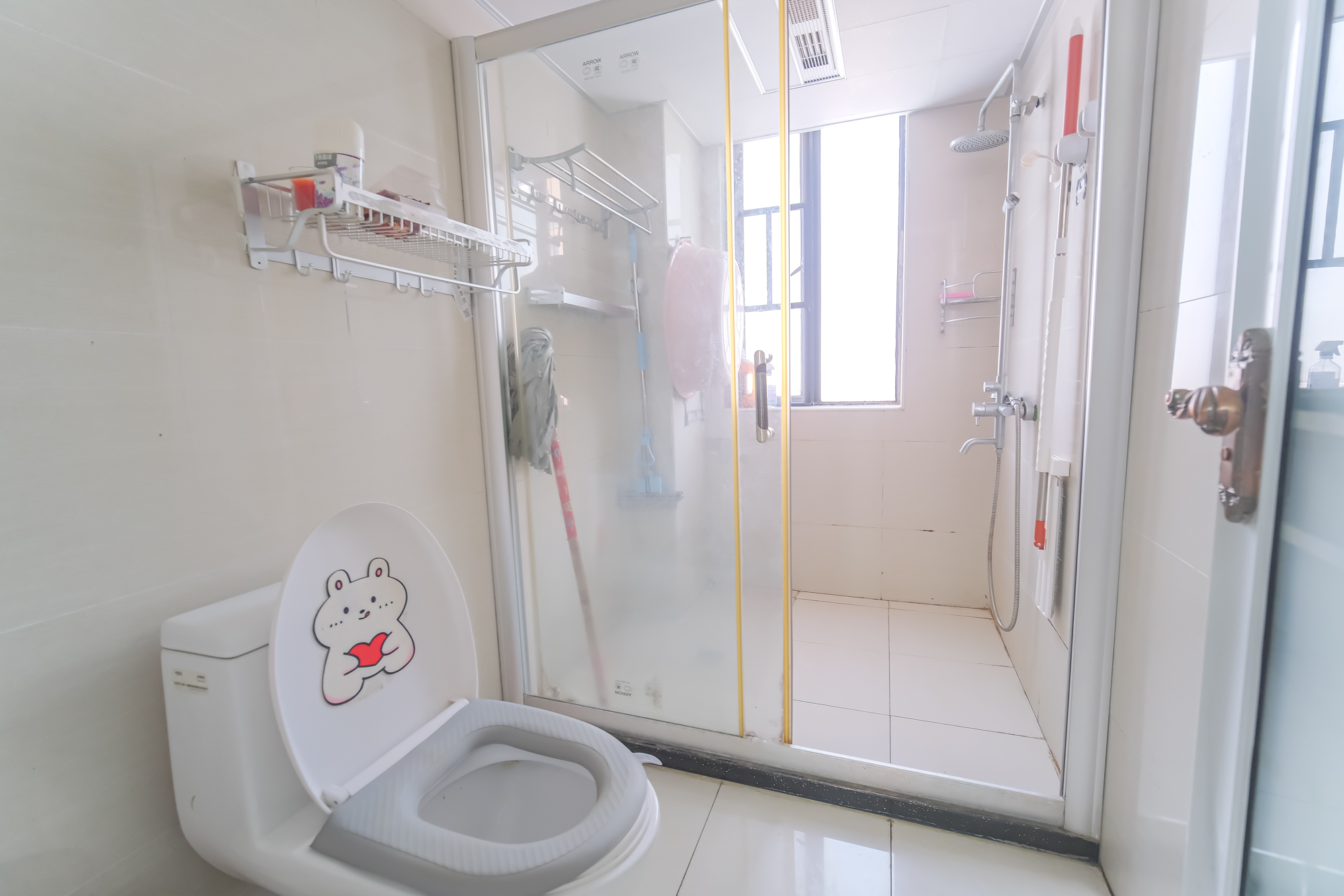 三一街区 3室2厅2卫 79.8万 三一街区 3室2厅2卫 79.8万卫生间