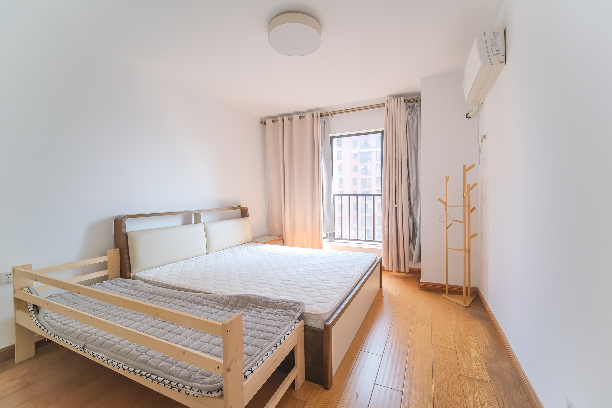 三一街区 3室2厅2卫 79.8万 三一街区 3室2厅2卫 79.8万卧室