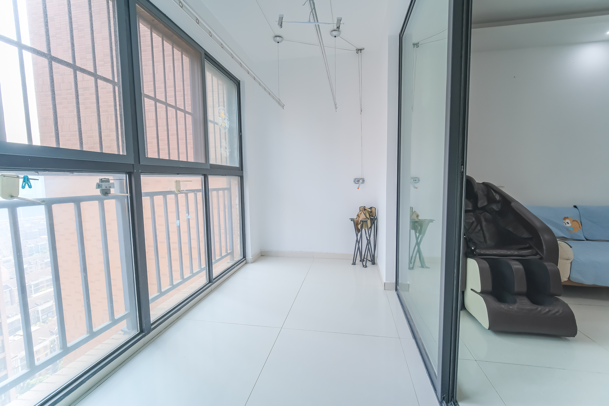 三一街区 3室2厅2卫 79.8万 三一街区 3室2厅2卫 79.8万阳台