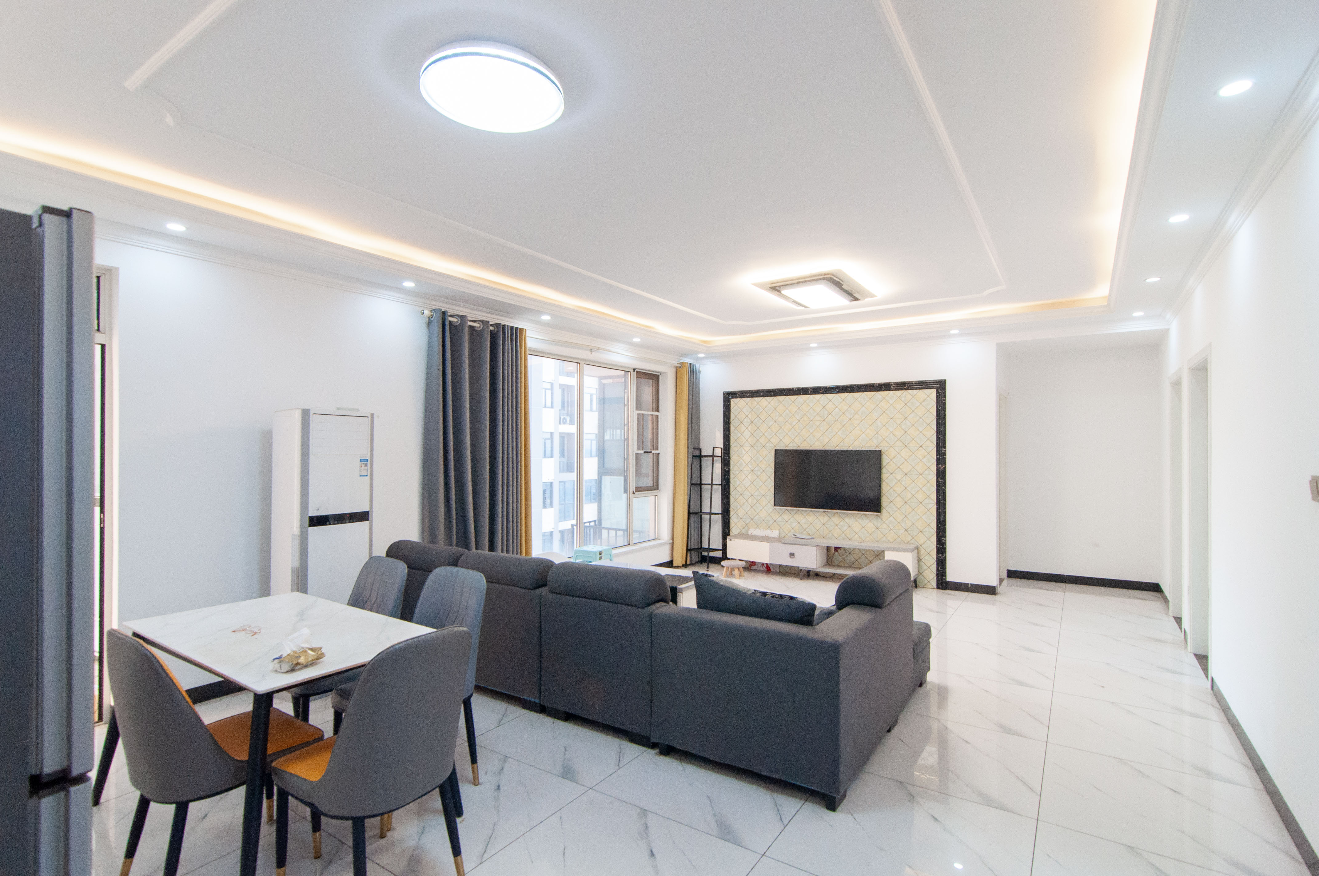 美麓阳光 4室2厅2卫 120.0万 美麓阳光 4室2厅2卫 120.0万客厅