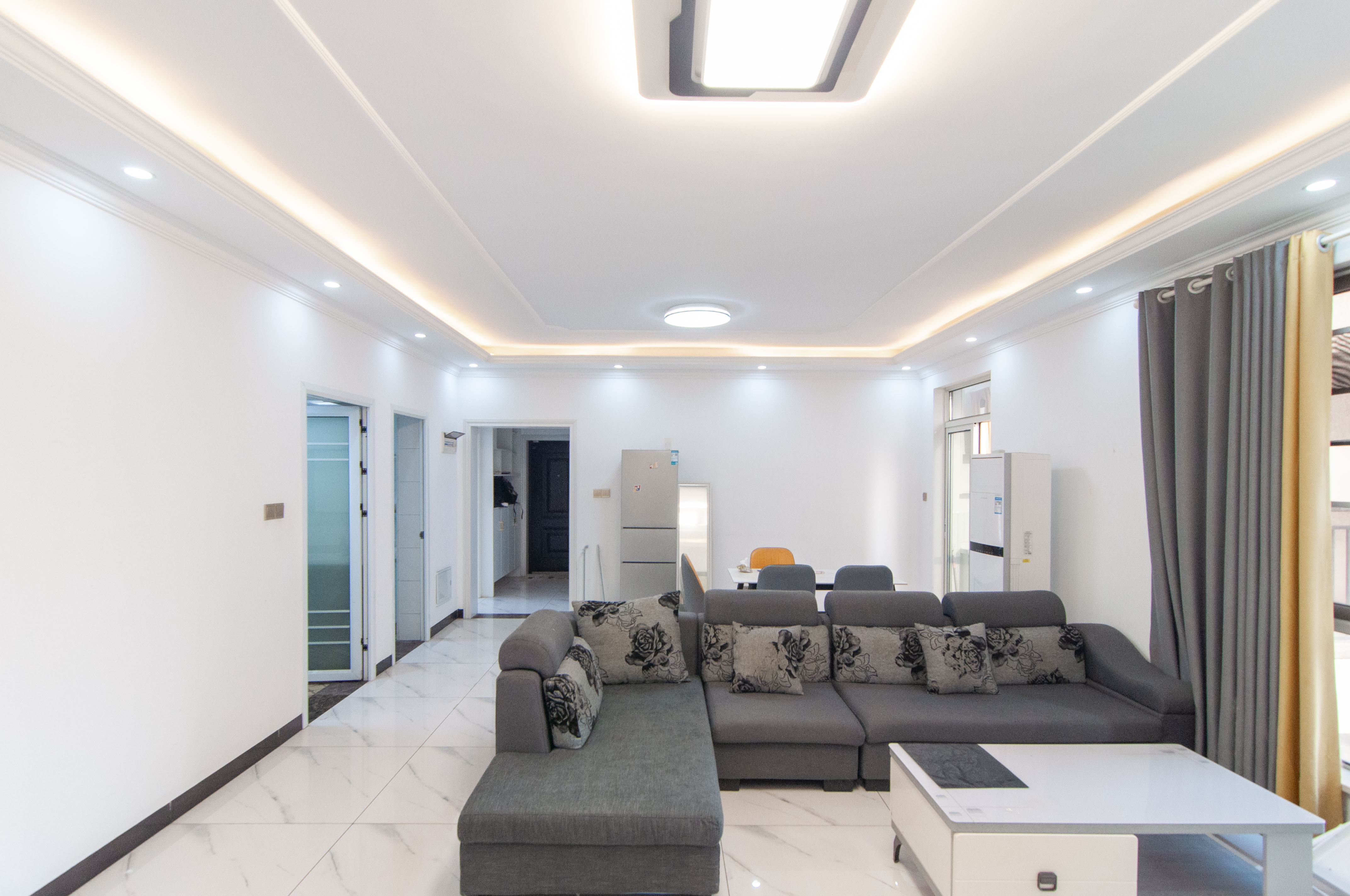 美麓阳光 4室2厅2卫 120.0万 美麓阳光 4室2厅2卫 120.0万客厅