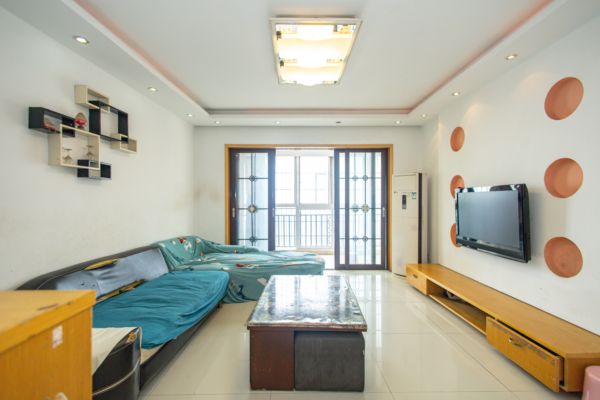 湘绣城  2室2厅1卫    42.8万 湘绣城  2室2厅1卫    42.8万客厅