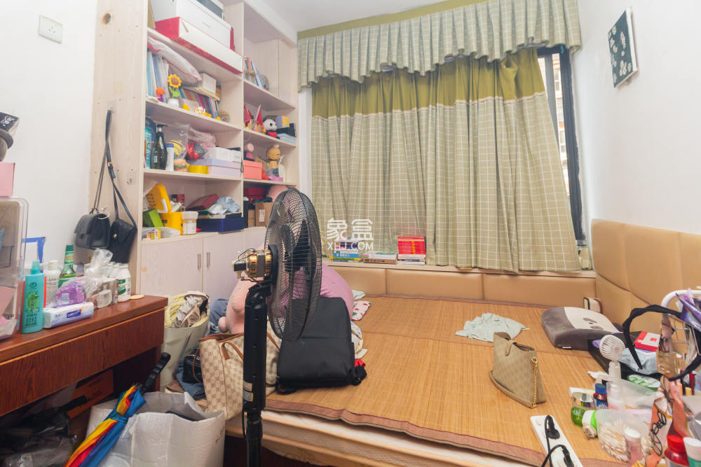 輝宏橄欖城  4室2廳2衛(wèi)   75.80萬