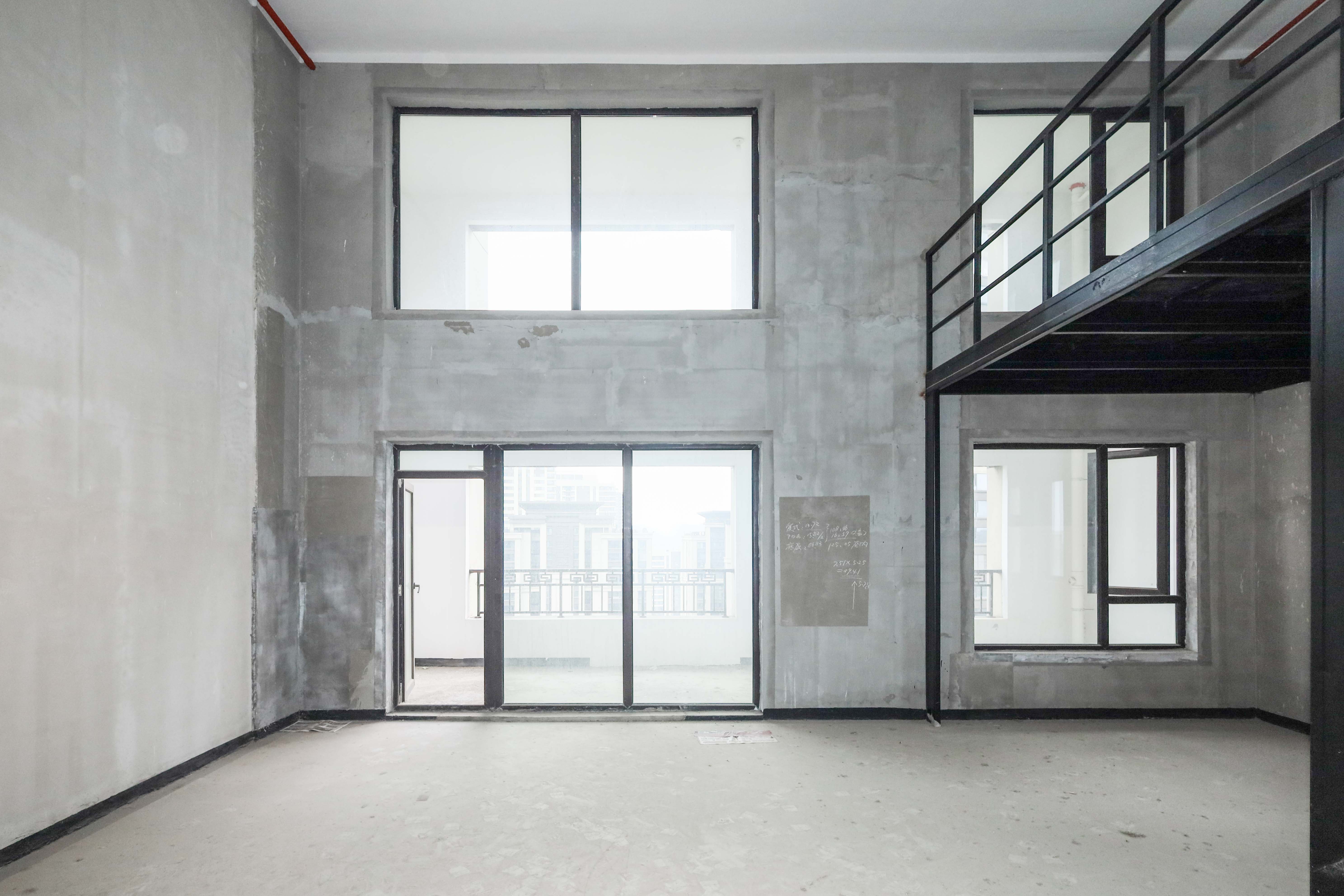 建发央著  4室2厅3卫   330.00万