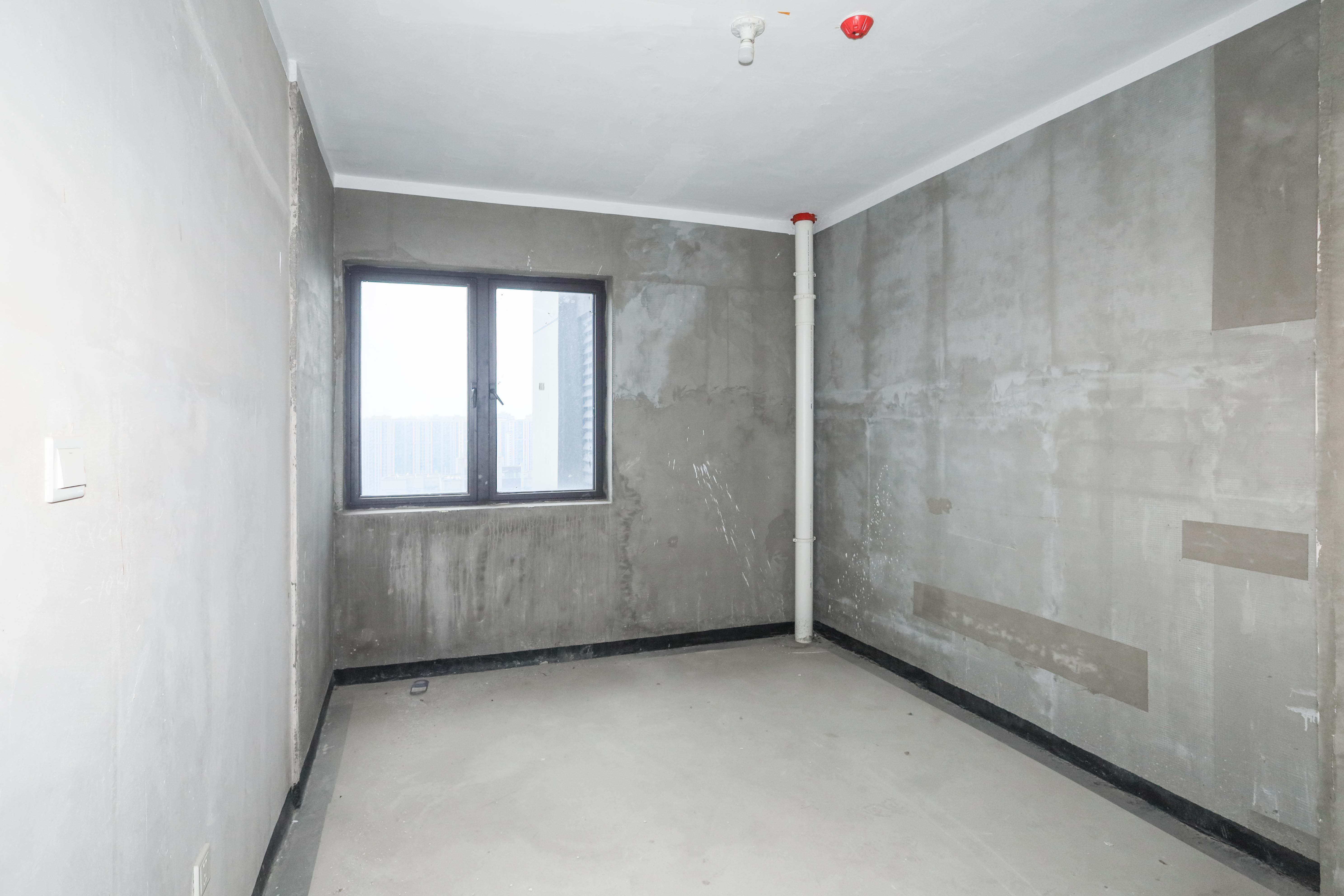 建发央著  4室2厅3卫   330.00万卧室