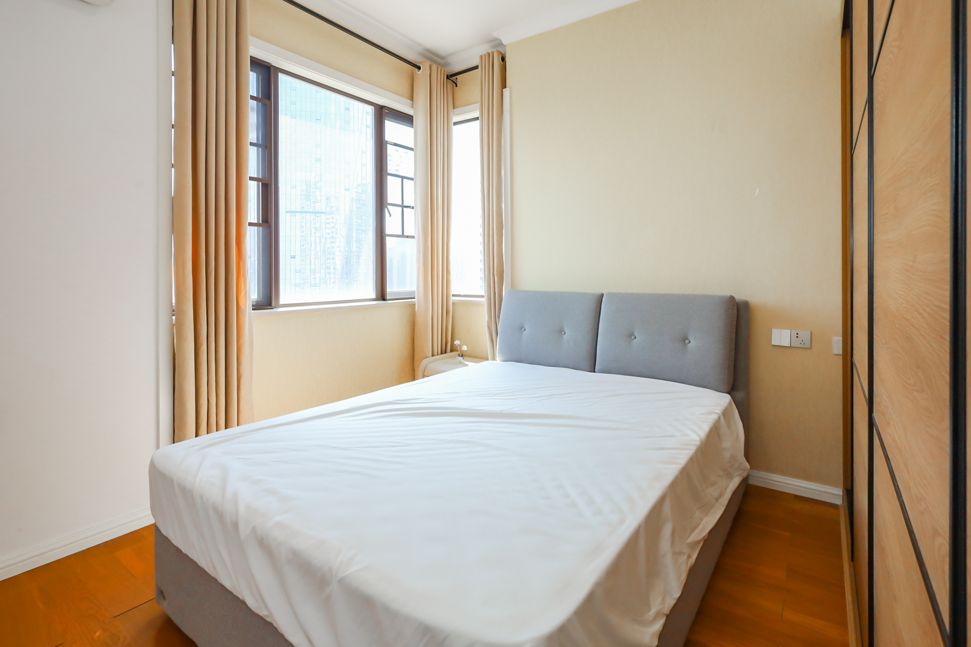 保利西海岸A区 4室2厅2卫 268.0万 保利西海岸A区 4室2厅2卫 268.0万卧室