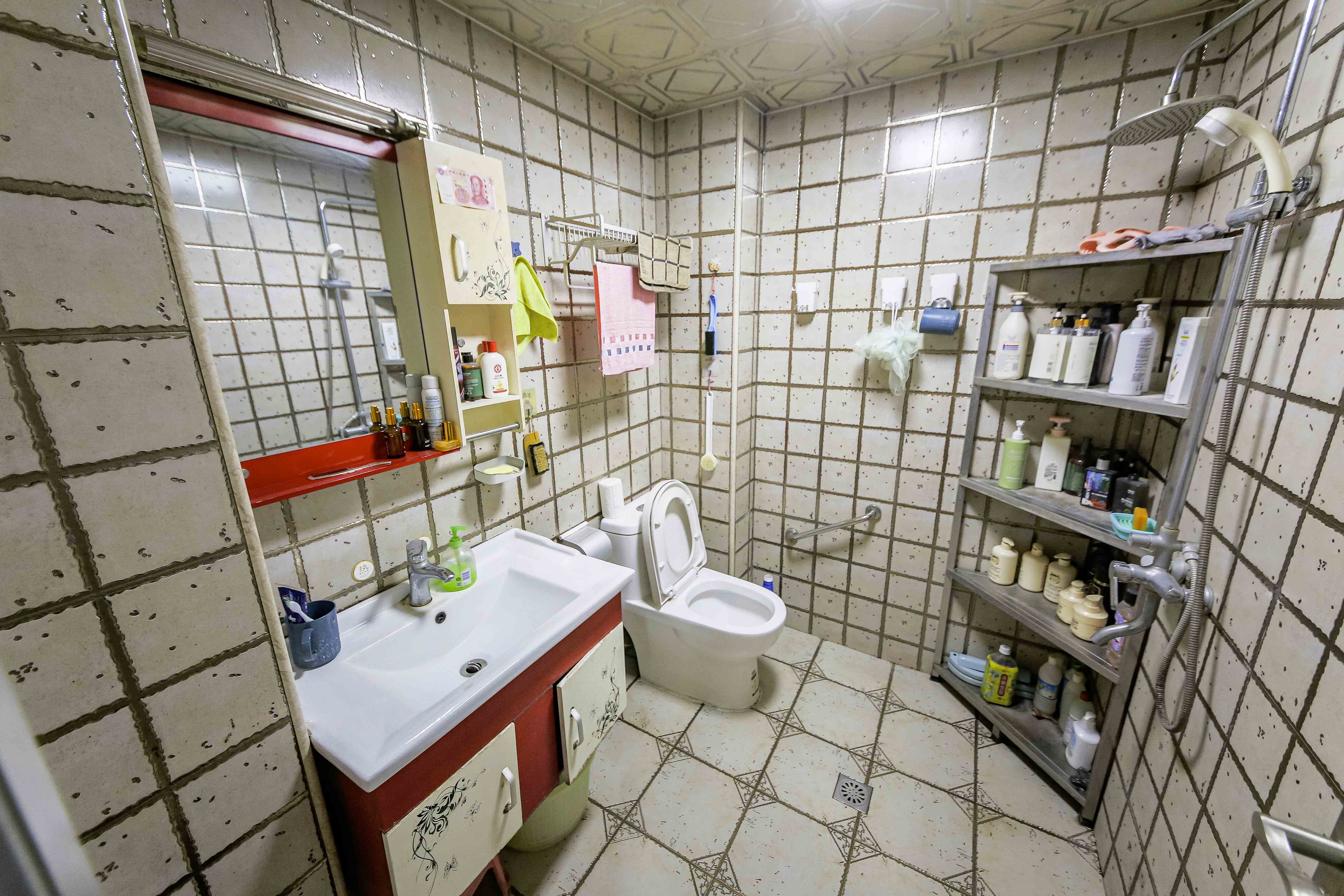克拉美丽山庄（晟领国际）  2室2厅1卫   74.00万卫生间