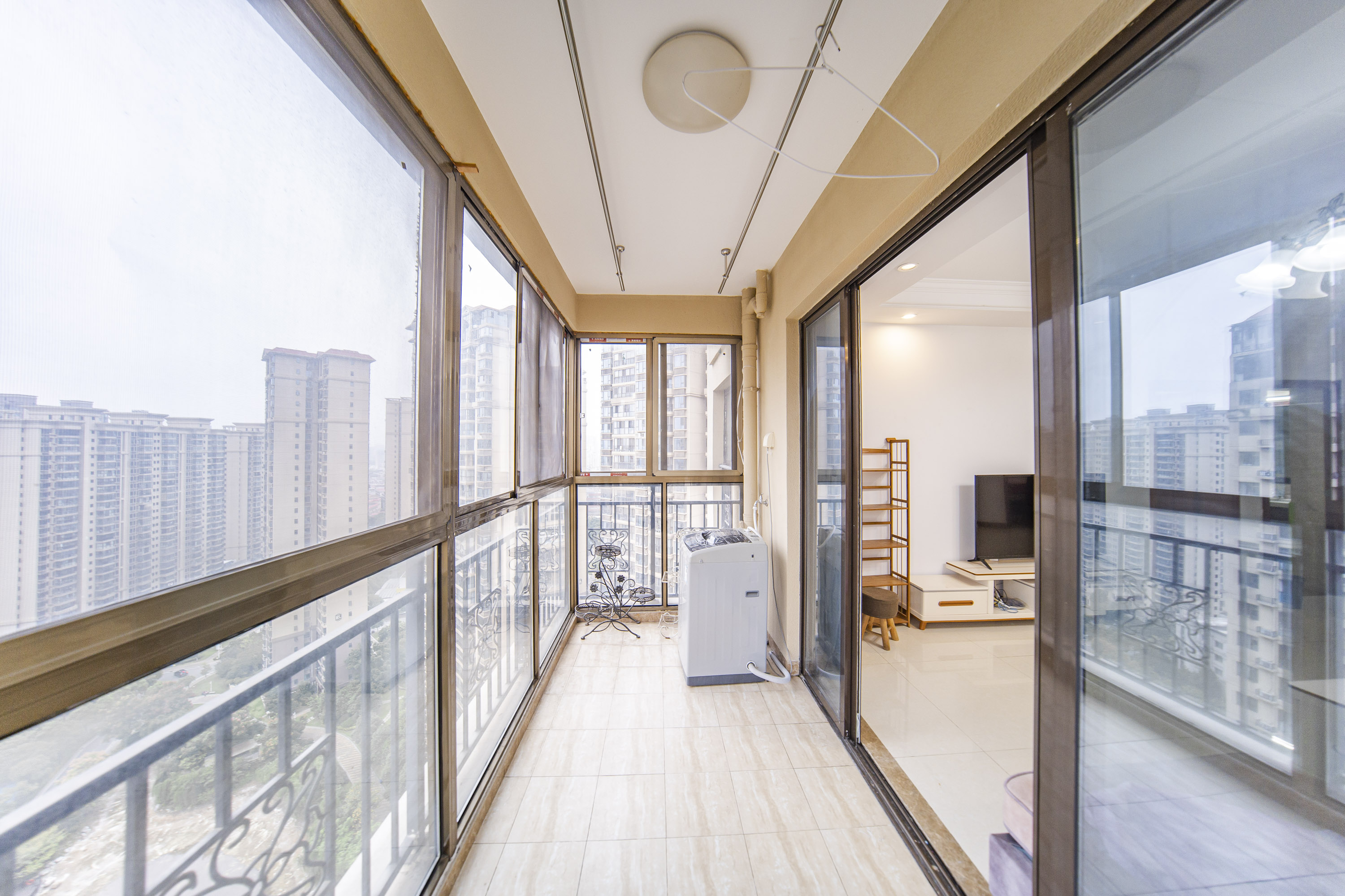 江山帝景哈佛  3室2厅2卫   111.00万阳台