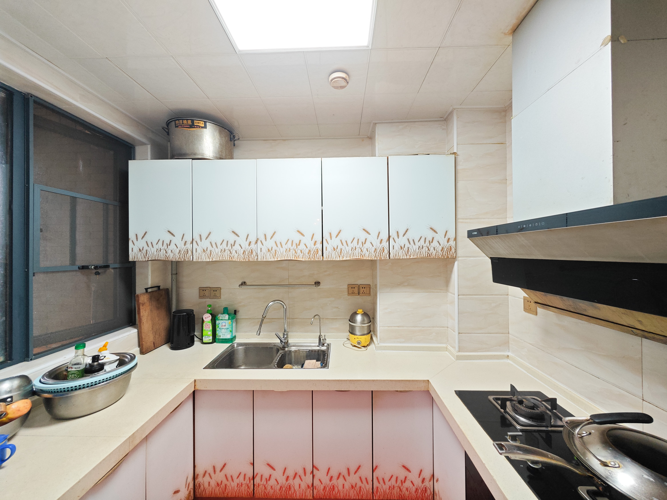 清溪川九号  3室2厅1卫    96.0万 清溪川九号  3室2厅1卫    96.0万厨房