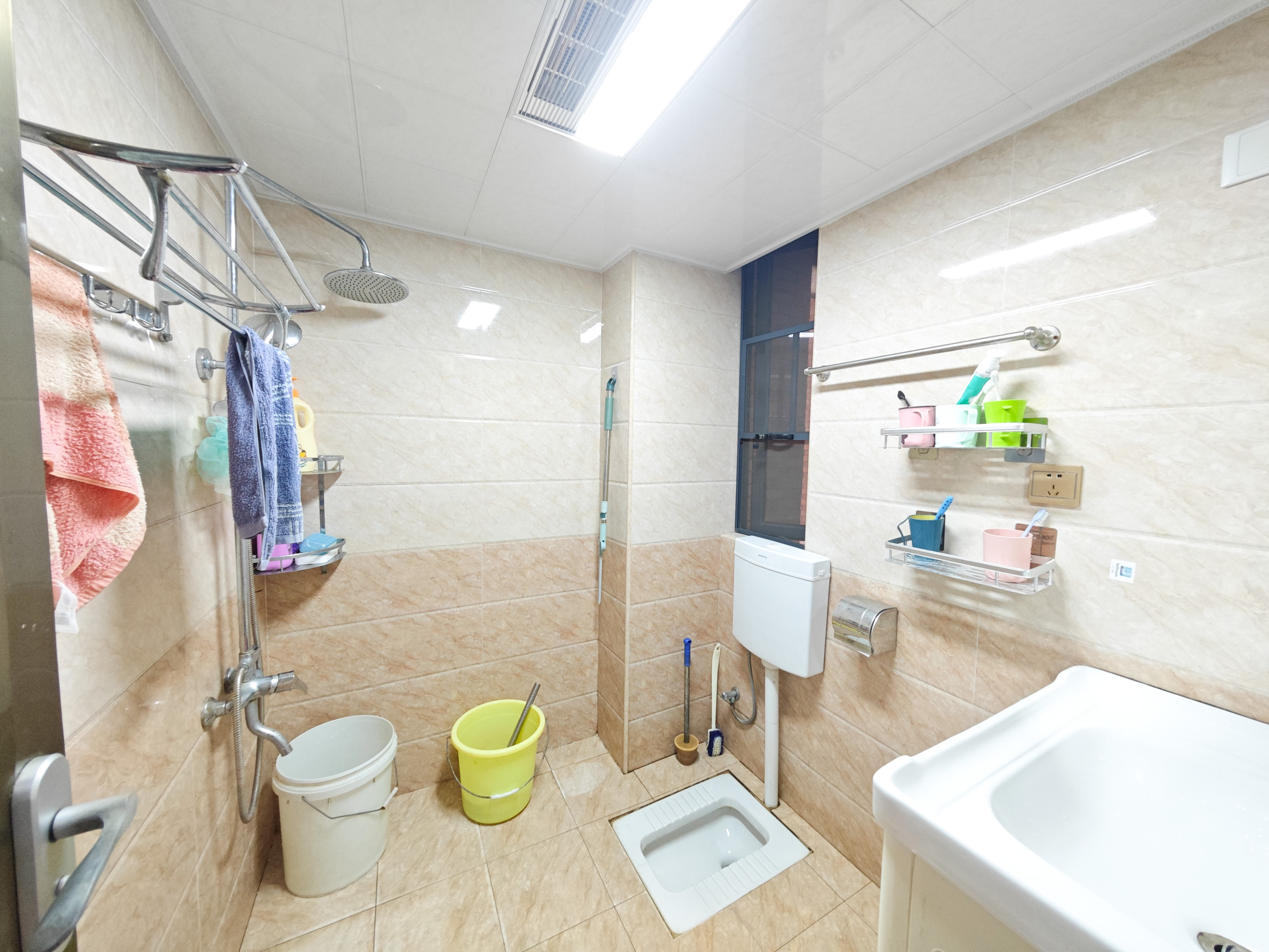 清溪川九号  3室2厅1卫    96.0万 清溪川九号  3室2厅1卫    96.0万卫生间