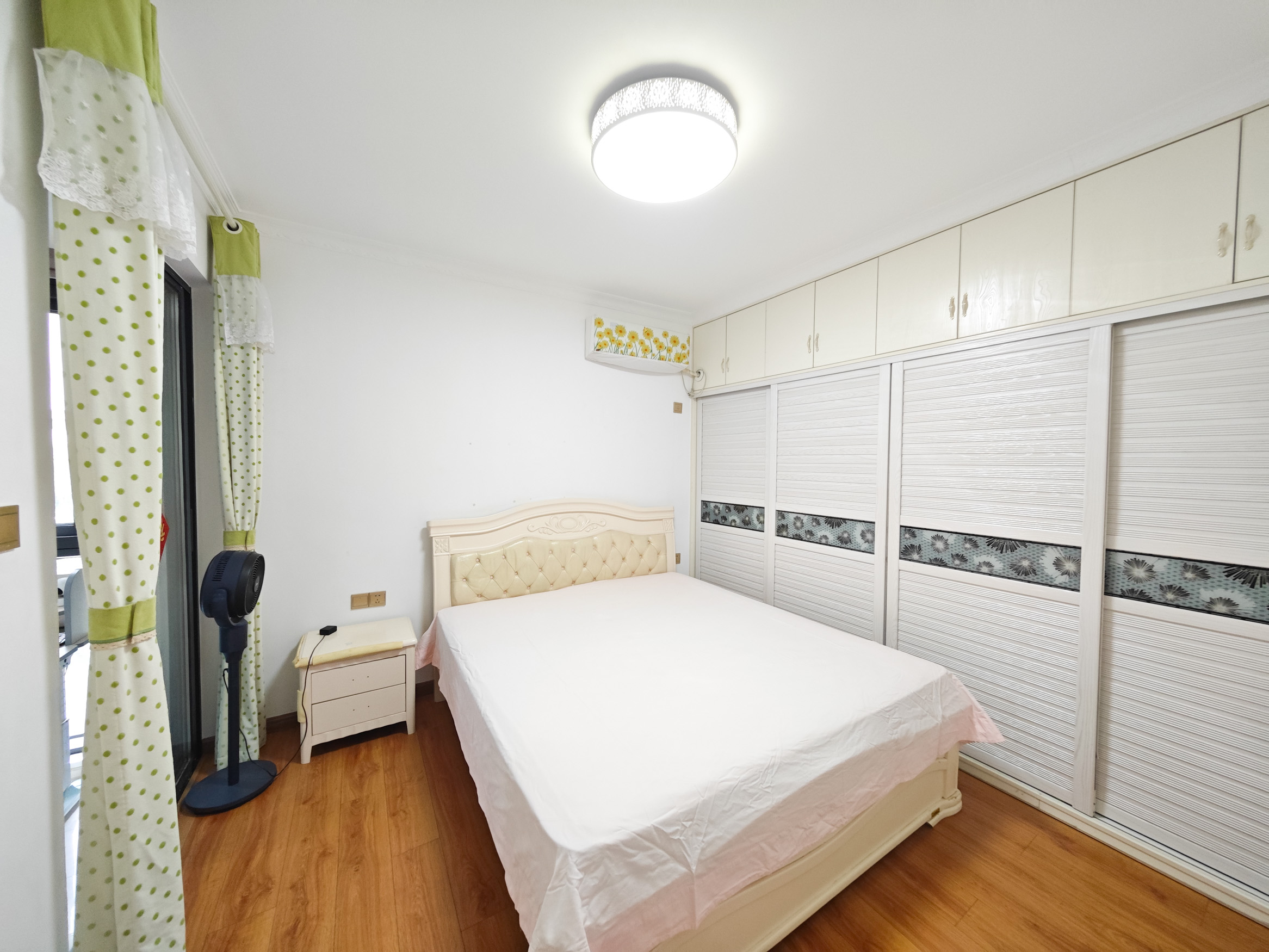 清溪川九号  3室2厅1卫    96.0万 清溪川九号  3室2厅1卫    96.0万卧室