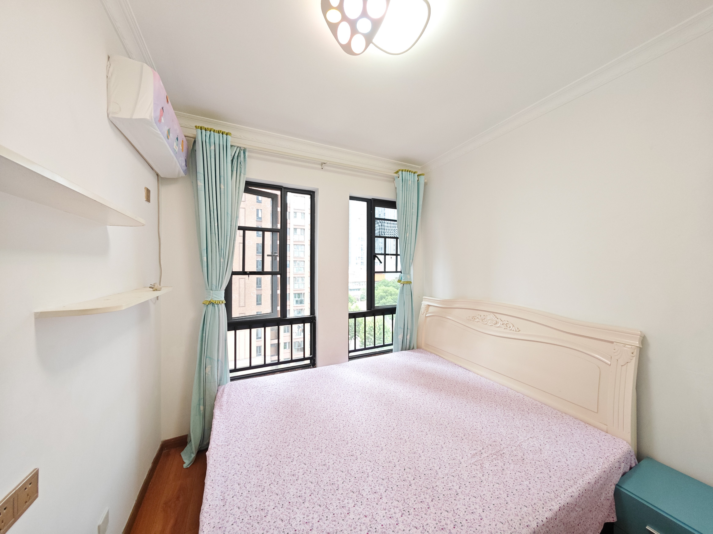 清溪川九号  3室2厅1卫    96.0万 清溪川九号  3室2厅1卫    96.0万卧室