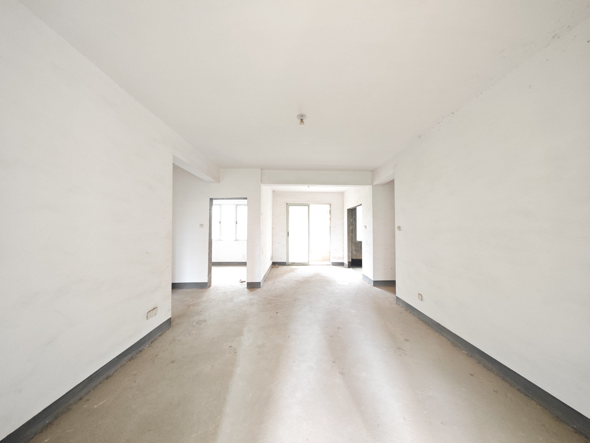 五矿万境水岸二期(五矿万境水岸和苑)  3室2厅1卫    125.0万 五矿万境水岸二期(五矿万境水岸和苑)  3室2厅1卫    125.0万客厅