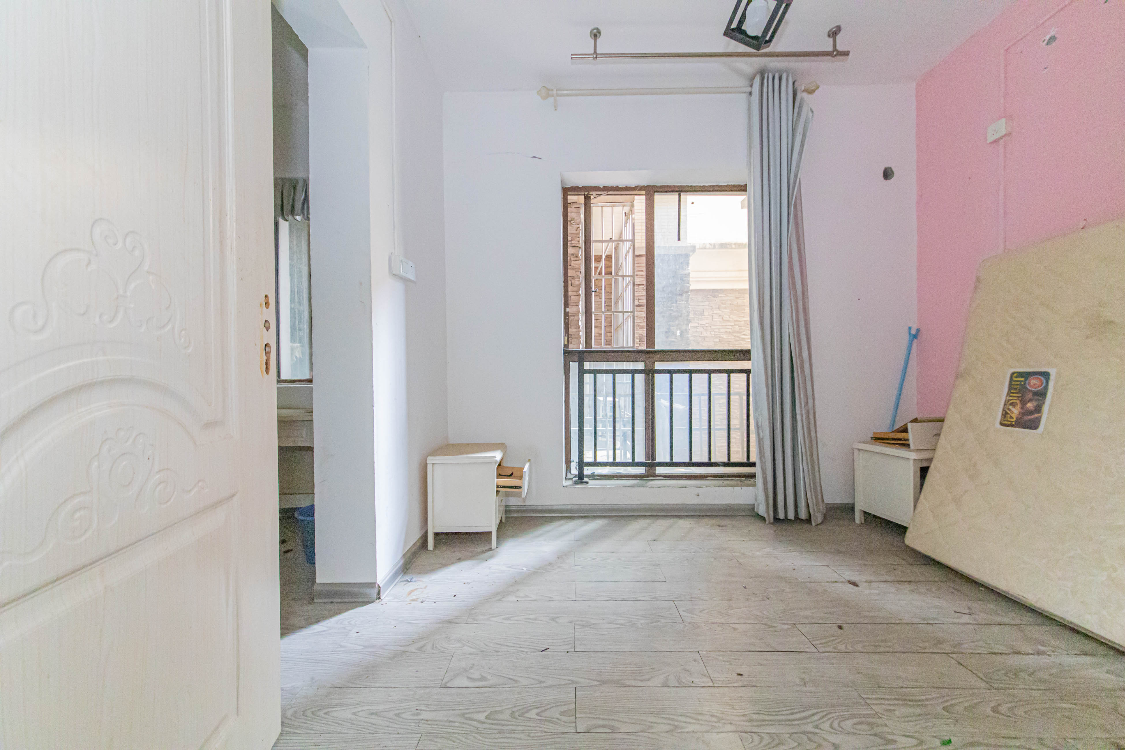 金房奥斯卡 4室2厅1卫 95.0万 金房奥斯卡 4室2厅1卫 95.0万卧室