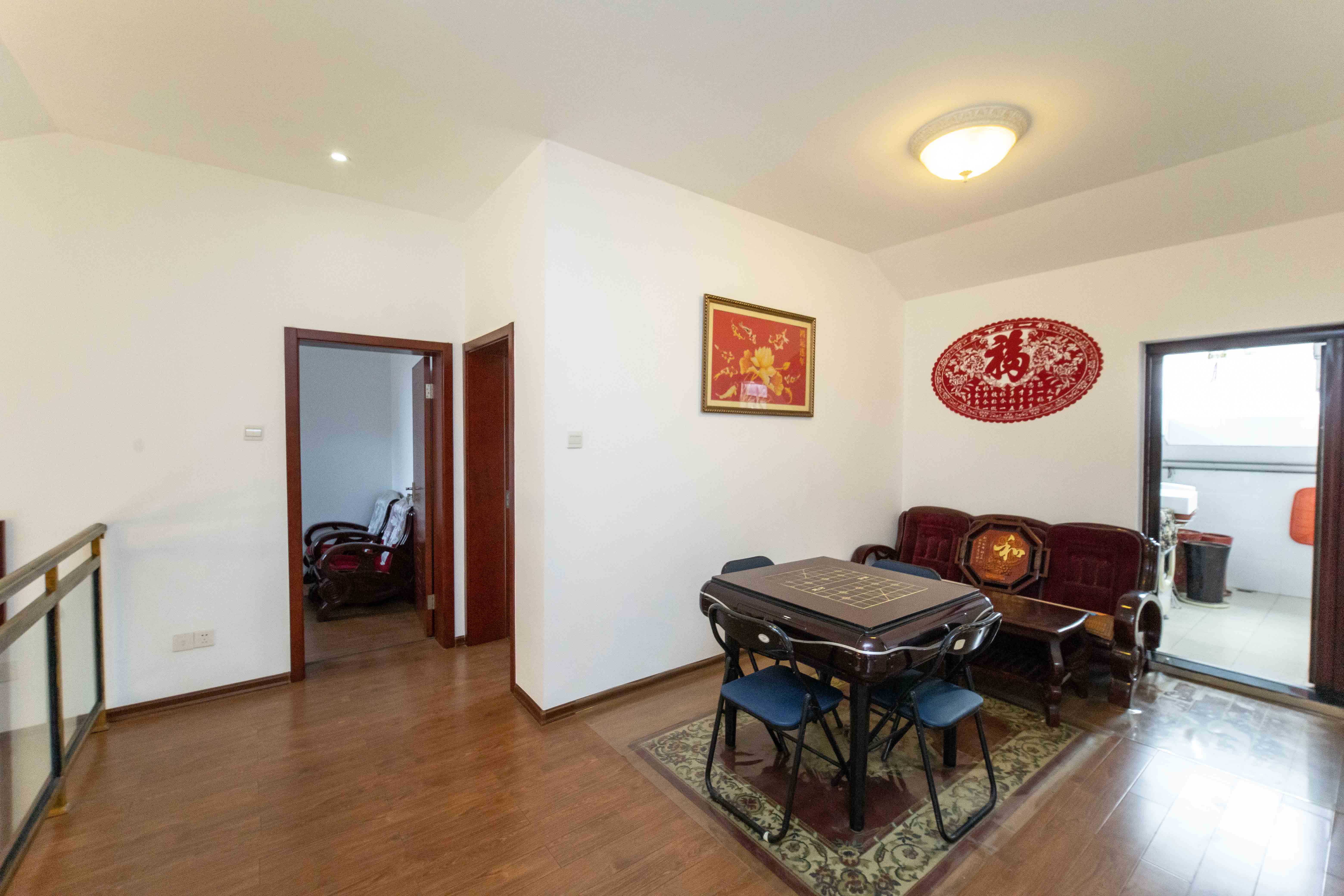 东方新城 6室3厅2卫 110.0万 东方新城 6室3厅2卫 110.0万其他