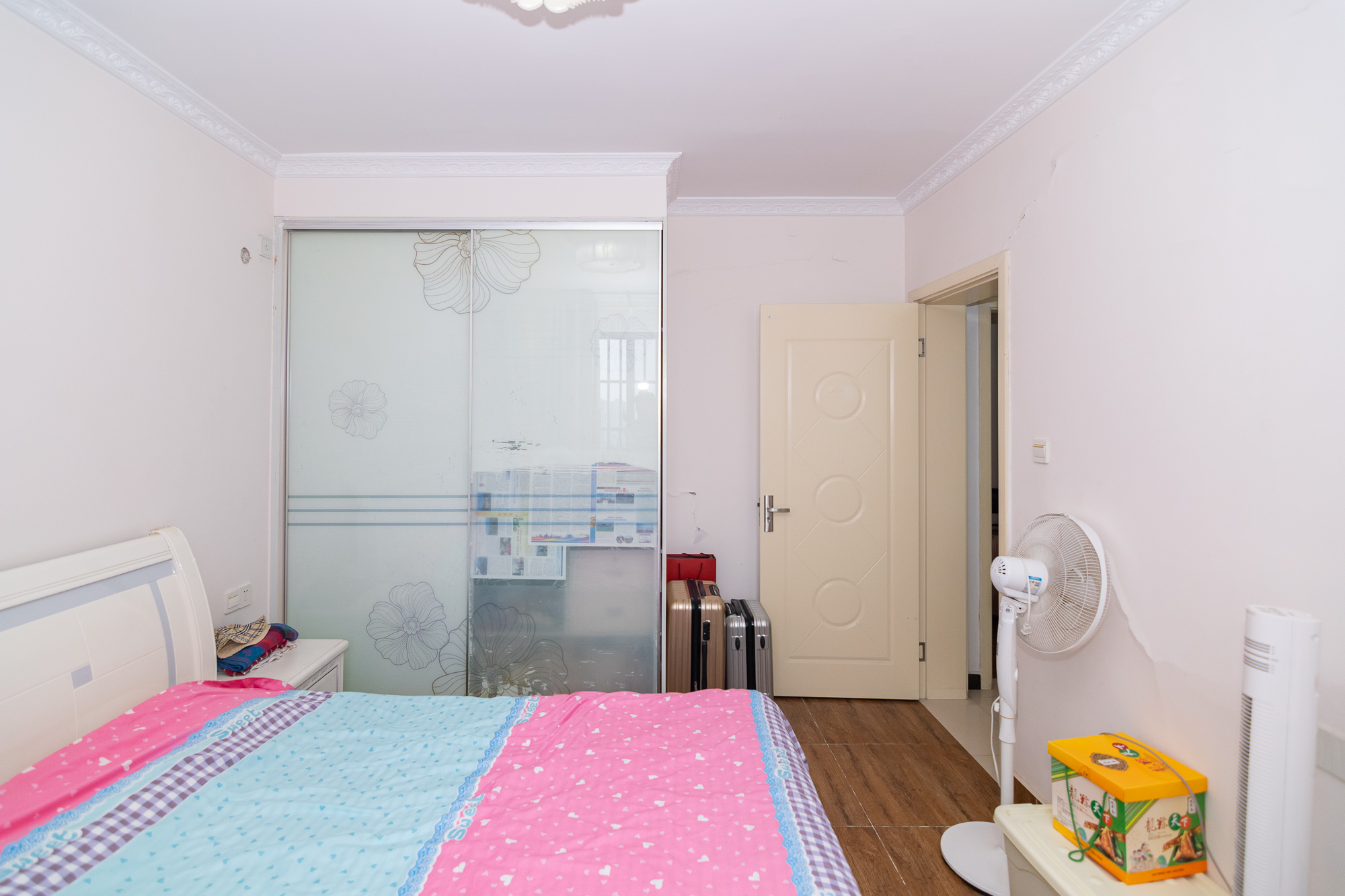 新城国际花都  3室2厅1卫    52.8万卧室