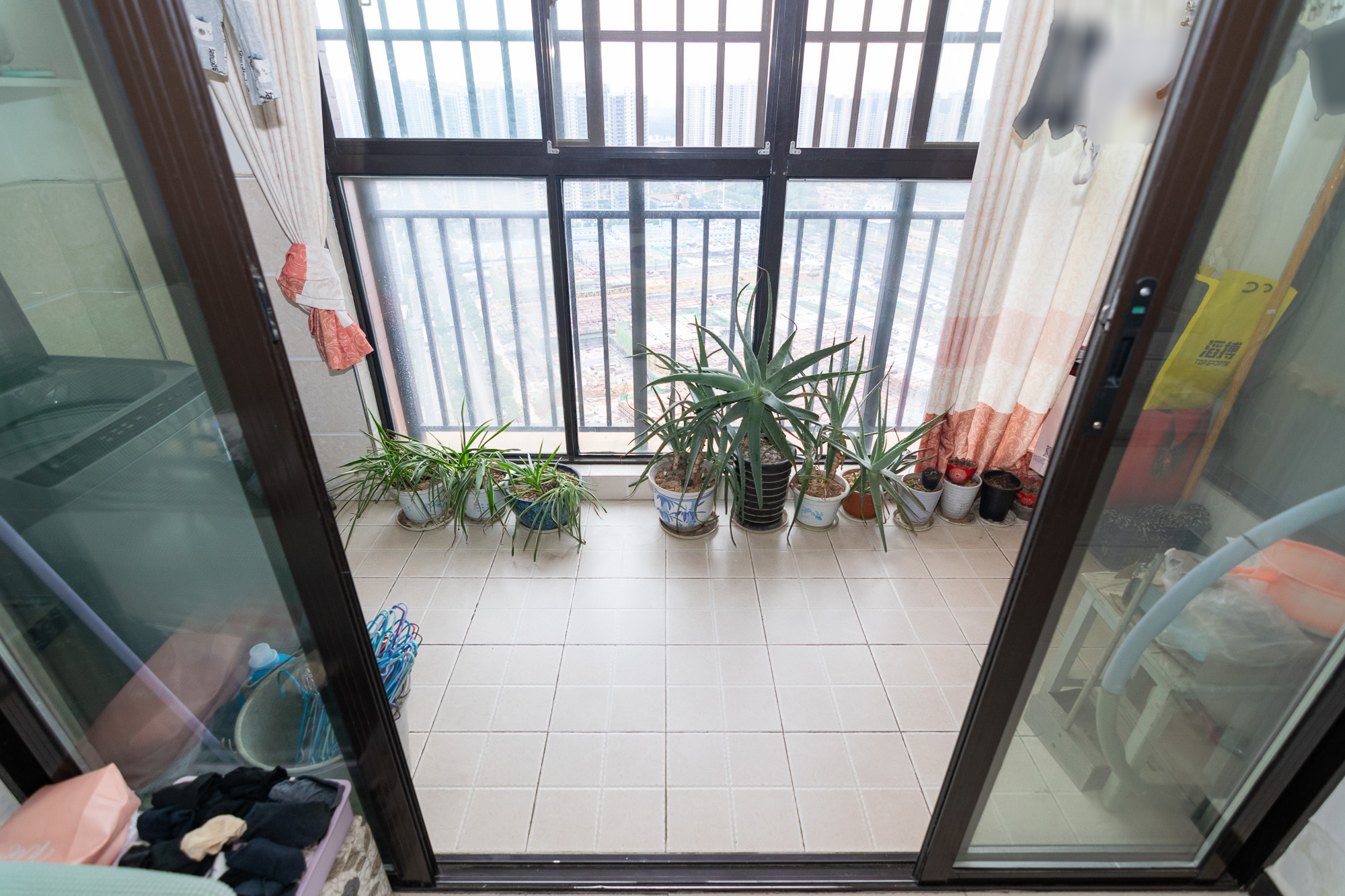 新城国际花都  3室2厅1卫    52.8万阳台