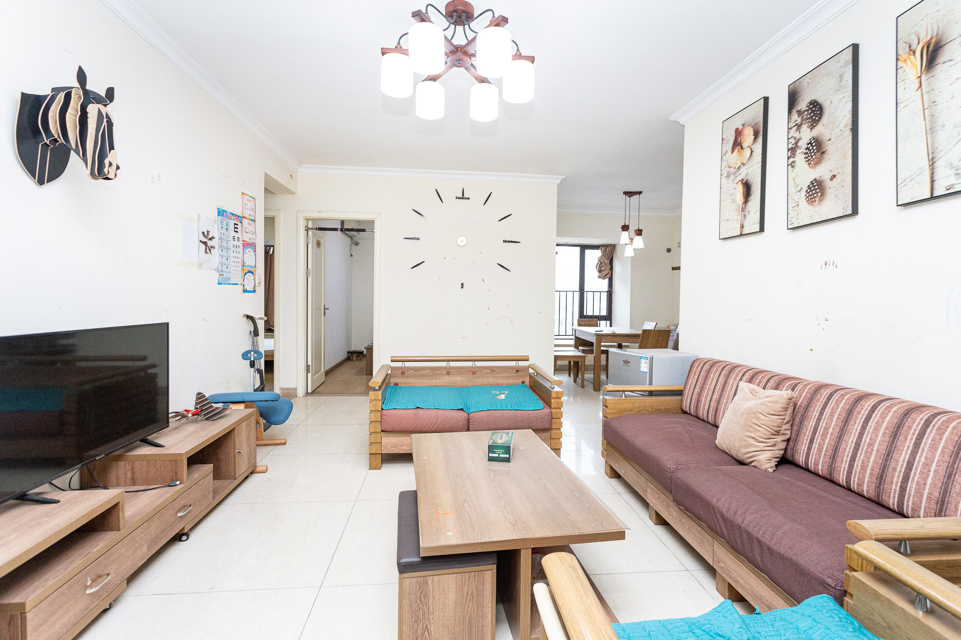 时代倾城一期  3室2厅2卫    97.0万 时代倾城一期  3室2厅2卫    97.0万客厅