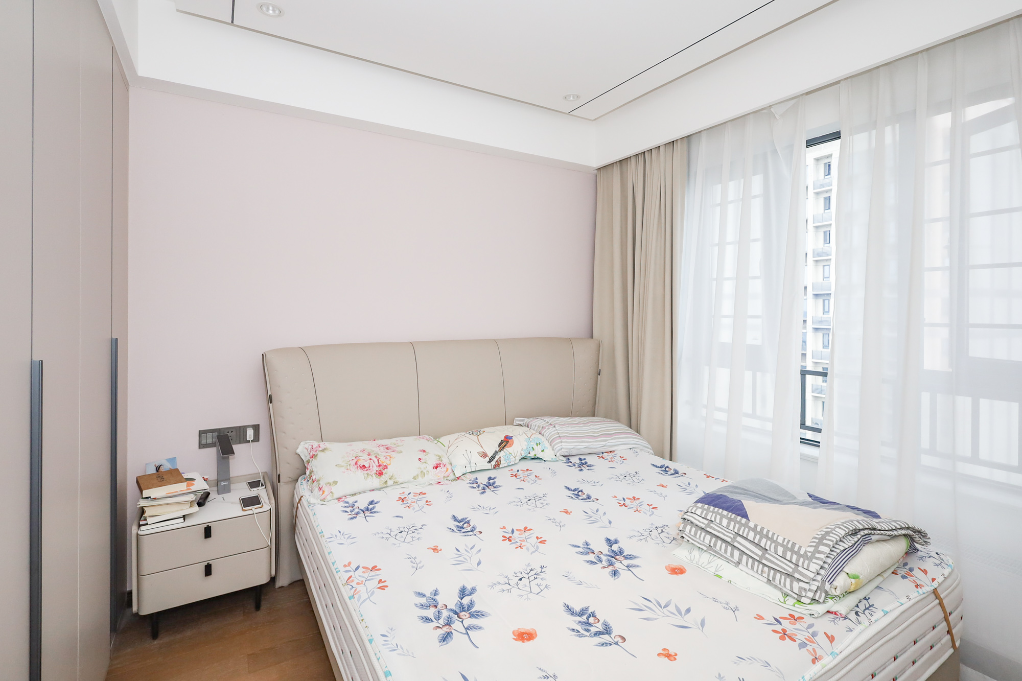 卓越中寰 3室2厅2卫 180.0万 卓越中寰 3室2厅2卫 180.0万卧室