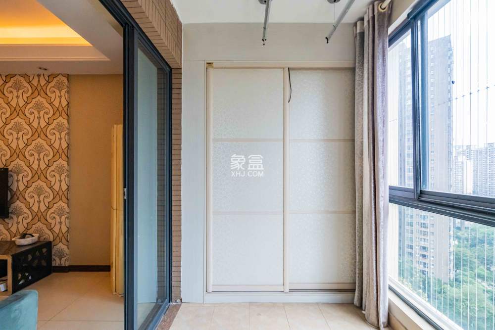 藏珑湖上国际花园  3室2厅2卫   115.00万