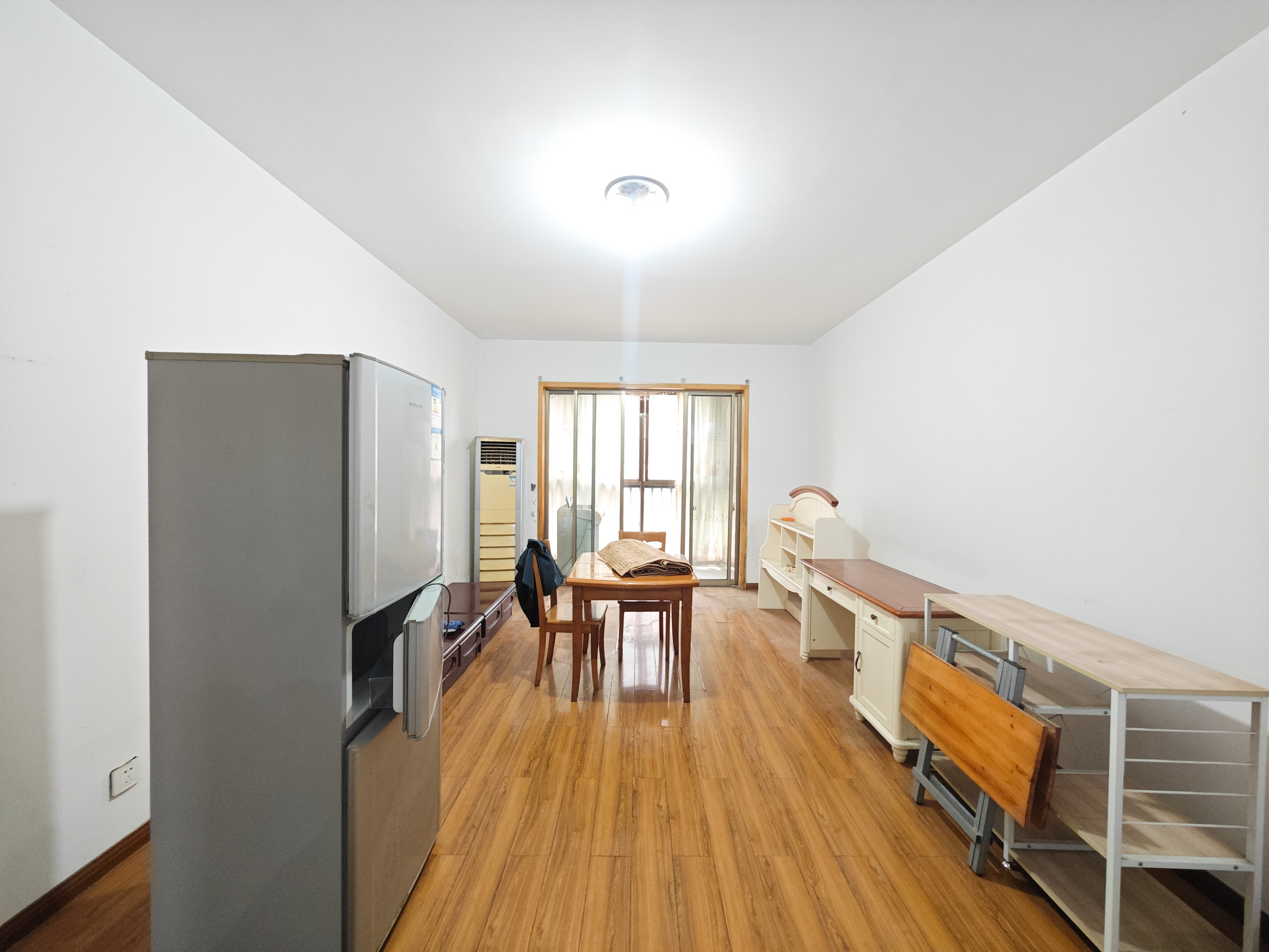 岳泰理想城  3室2厅1卫    70.8万 岳泰理想城  3室2厅1卫    70.8万客厅