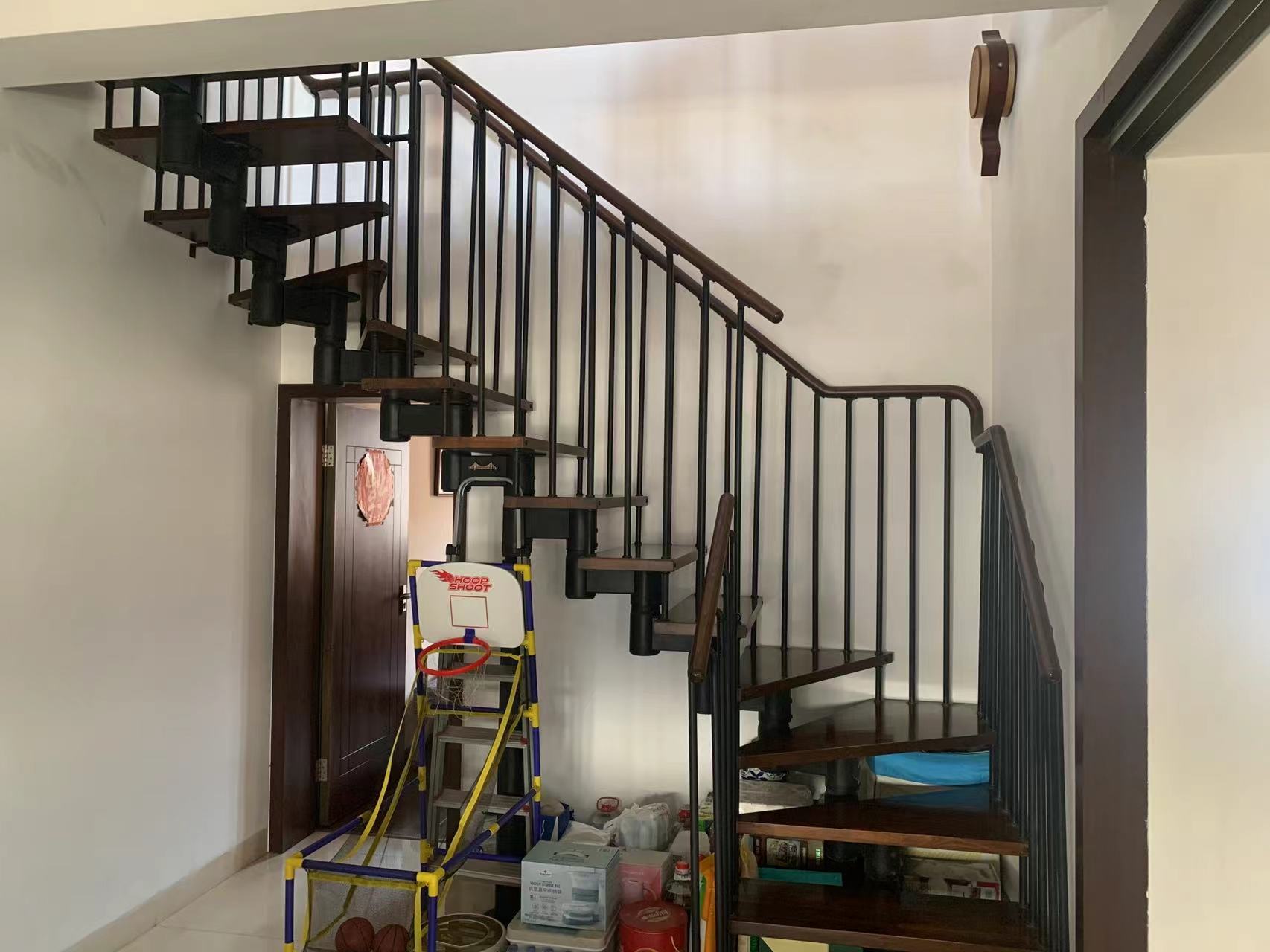 滨江一村 5室2厅3卫 56.0万 滨江一村 5室2厅3卫 56.0万室内图