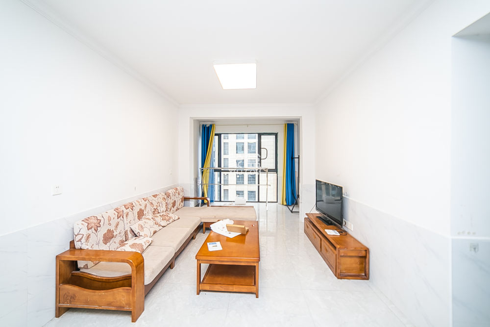 江南华府  3室2厅1卫    90.0万