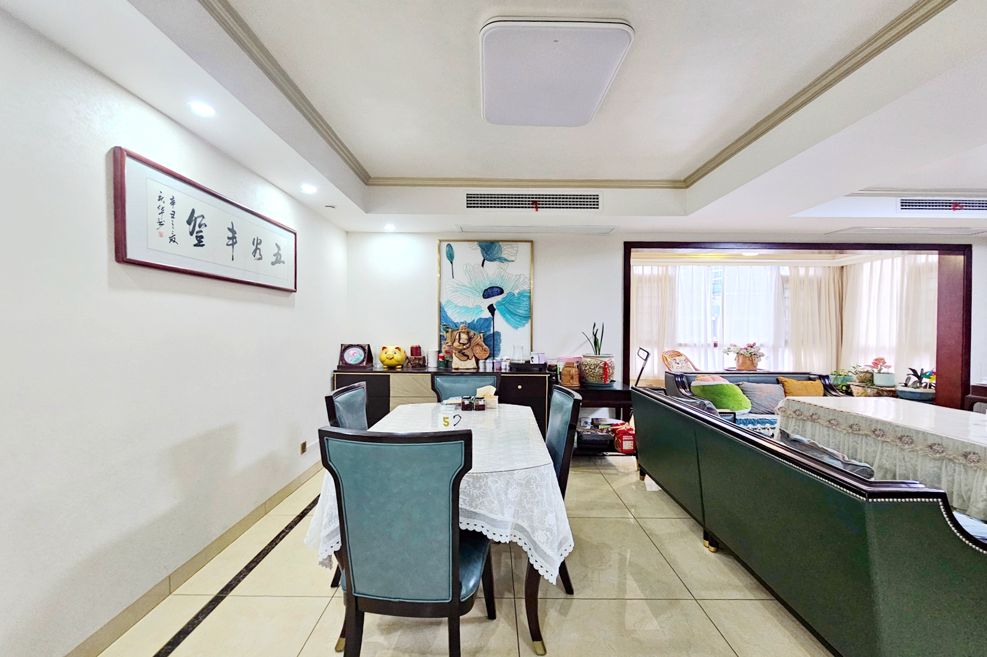 明昇壹城（明昇时代广场）一期  4室2厅3卫   339.00万客厅