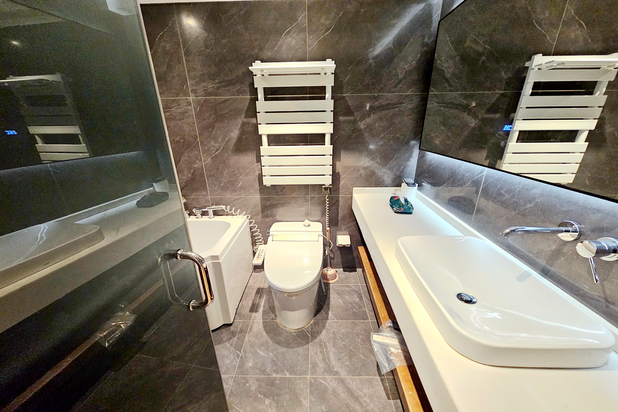 明昇壹城(明昇时代广场)一期 3室2厅2卫 173.0万 明昇壹城(明昇时代广场)一期 3室2厅2卫 173.0万卫生间