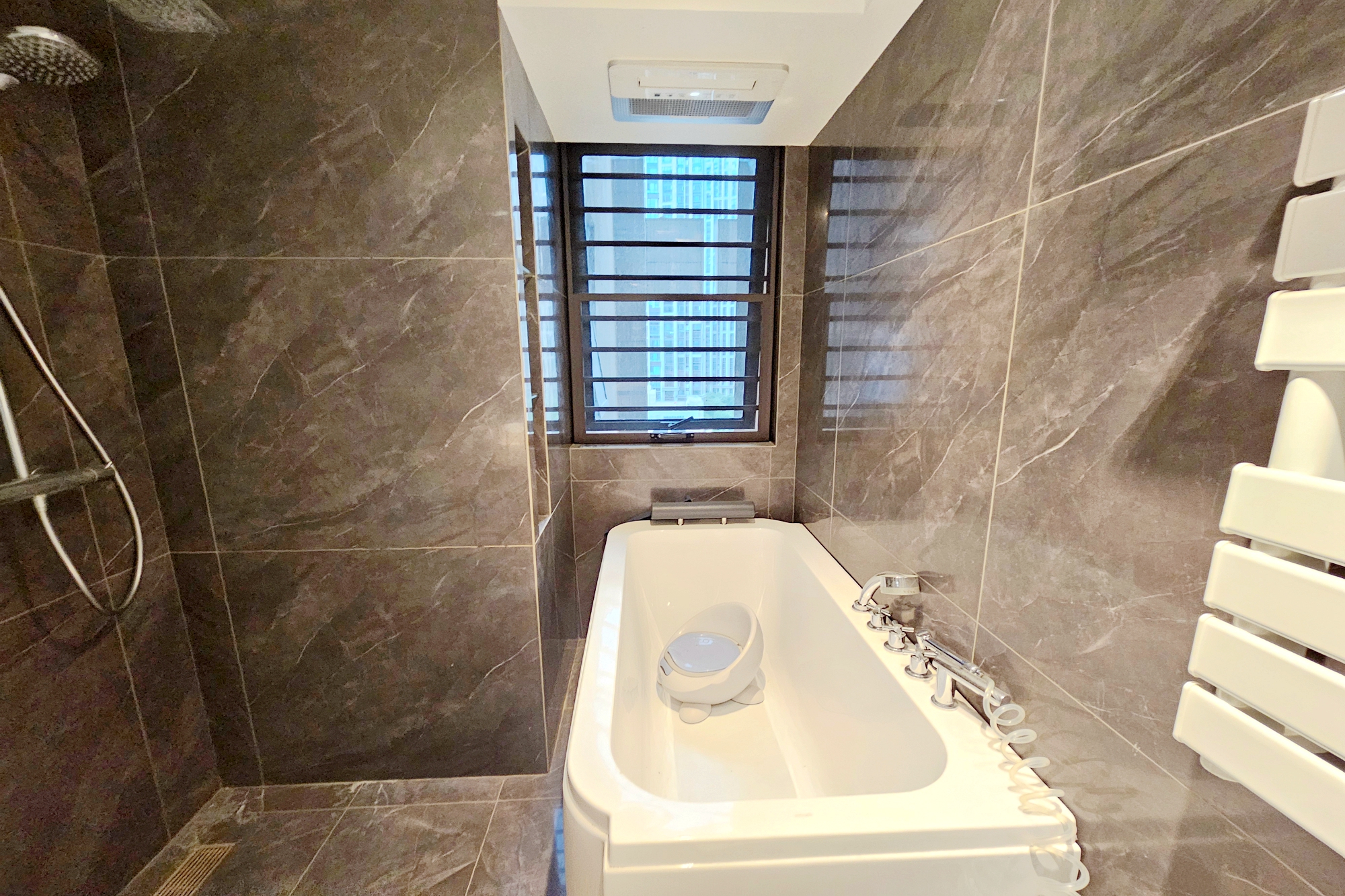 明昇壹城(明昇时代广场)一期 3室2厅2卫 173.0万 明昇壹城(明昇时代广场)一期 3室2厅2卫 173.0万卫生间